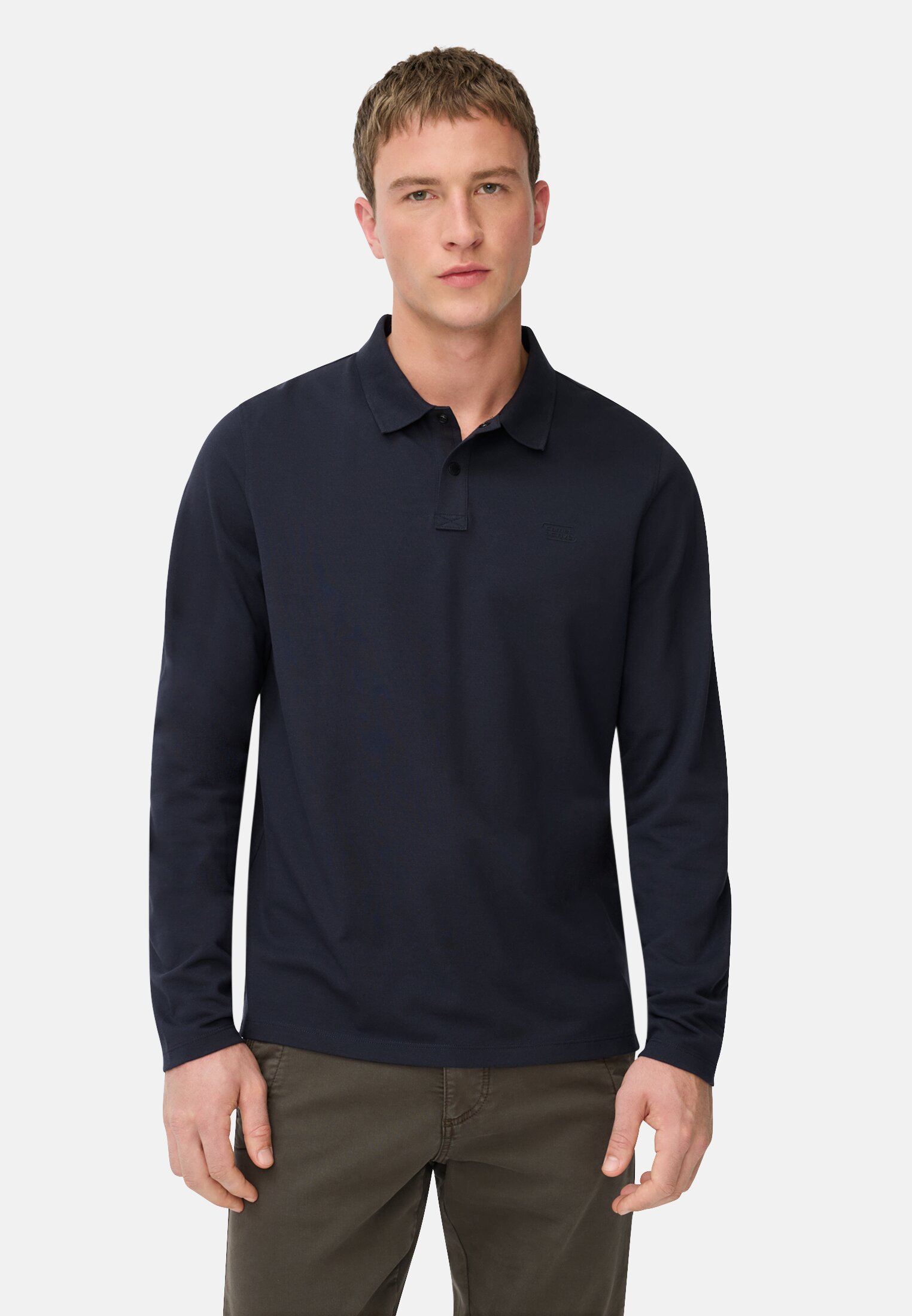 Men Polo shirt with cooling performance Navy blue worn front