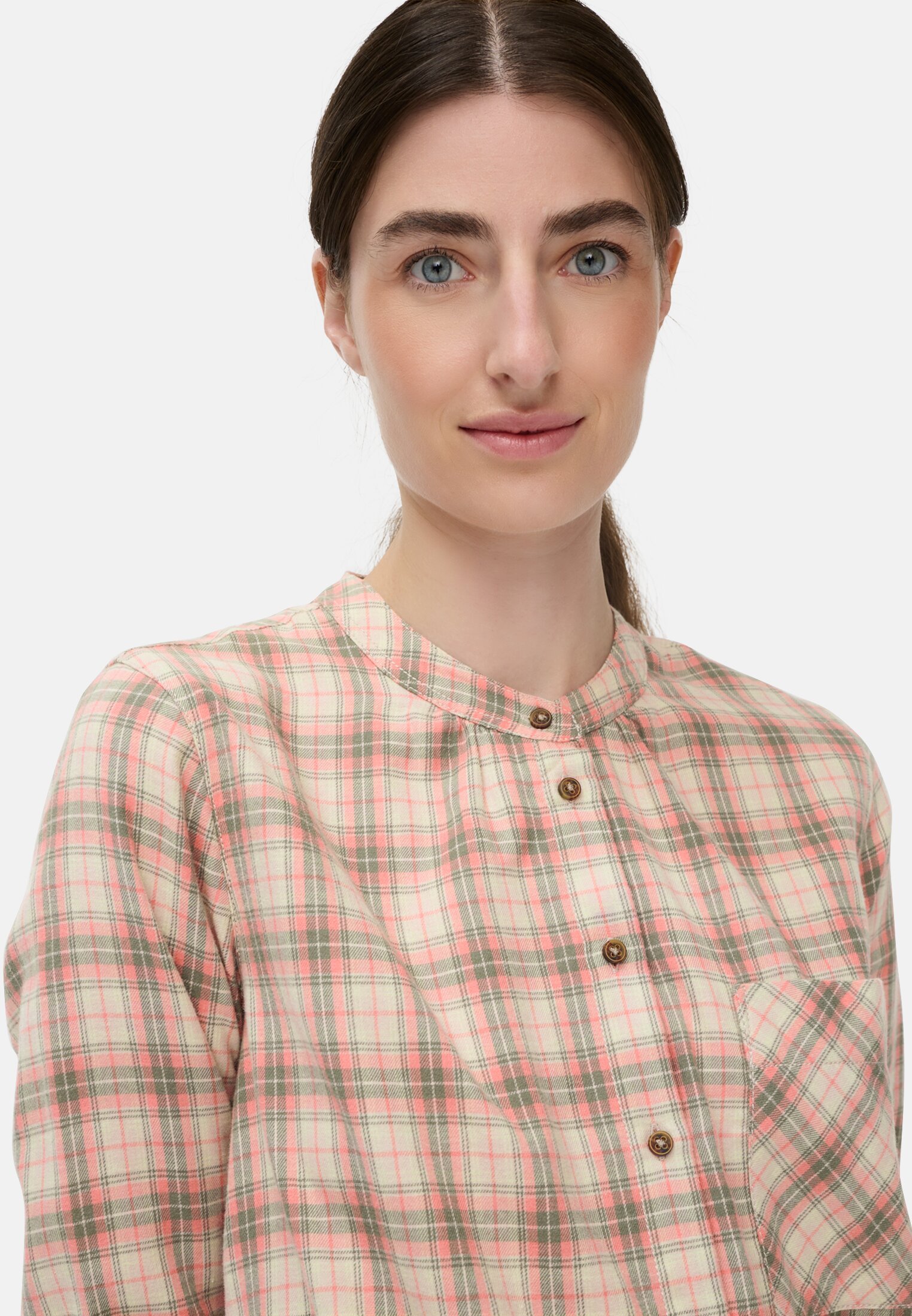 Damen Karobluse aus Baumwollmix Lilarosa getragen detailliert nah