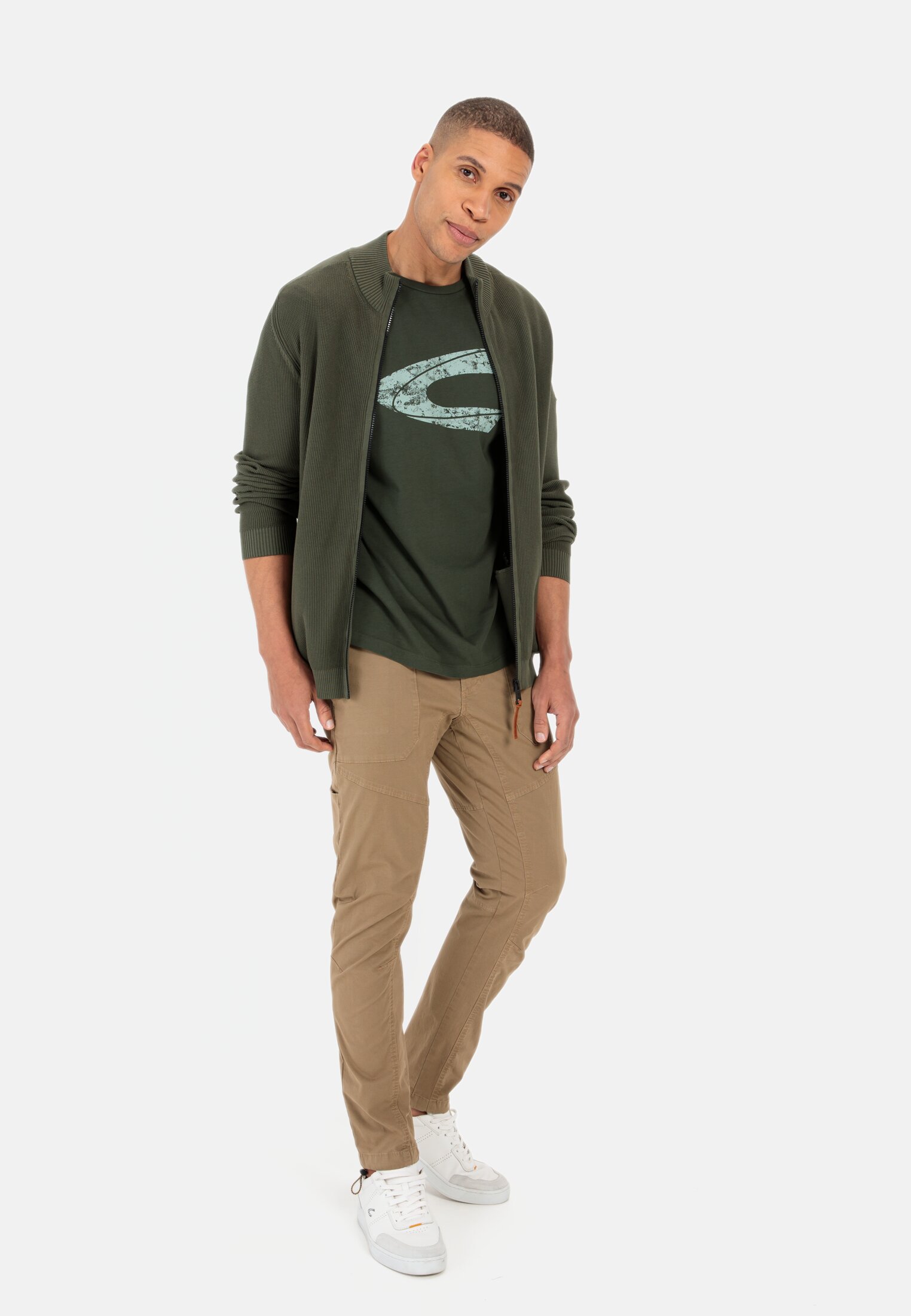Heren Tapered Fit Worker Chino Bruin gedragen emotional