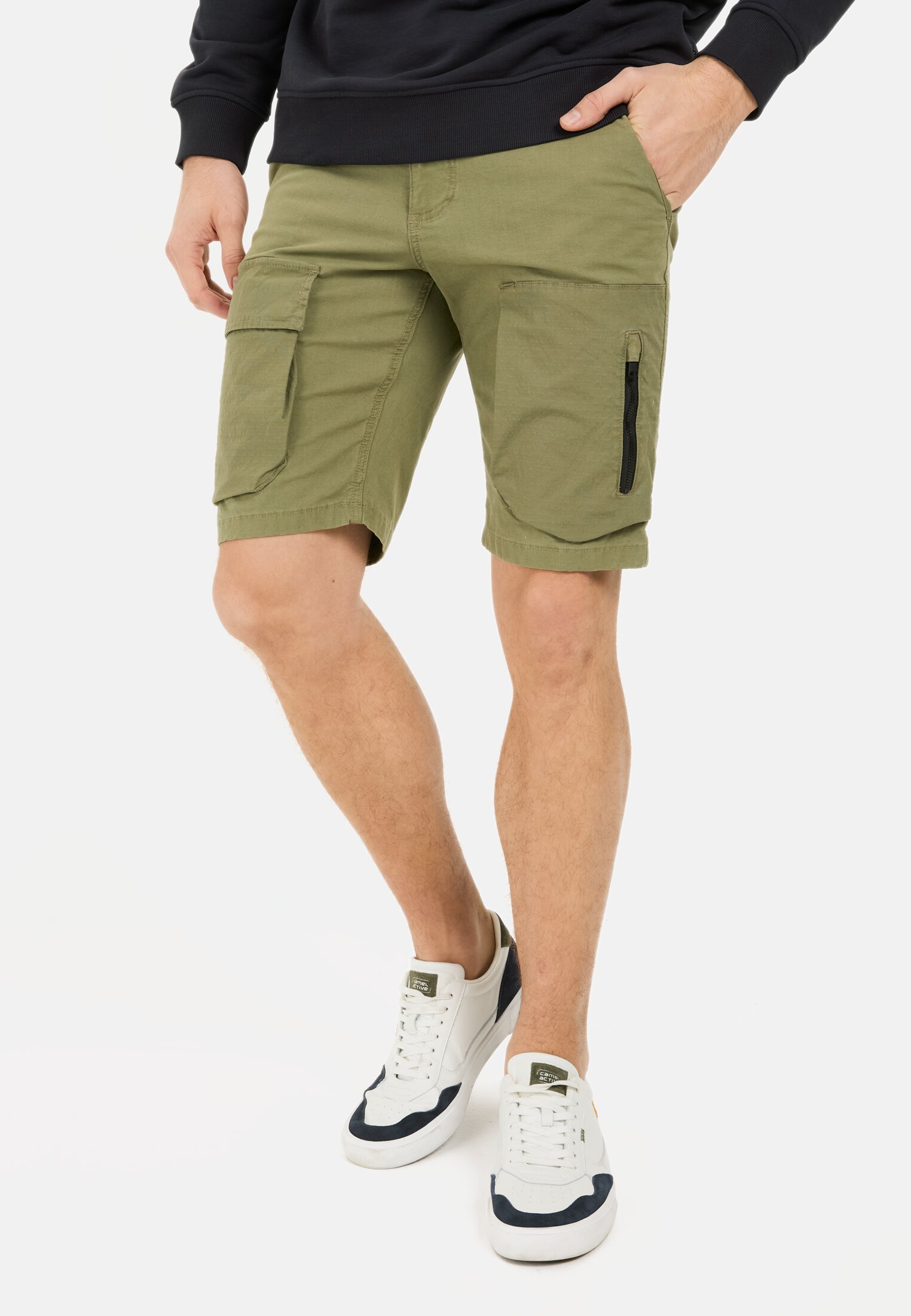 Men Cargo shorts with ripstop contrast Dark Green worn front