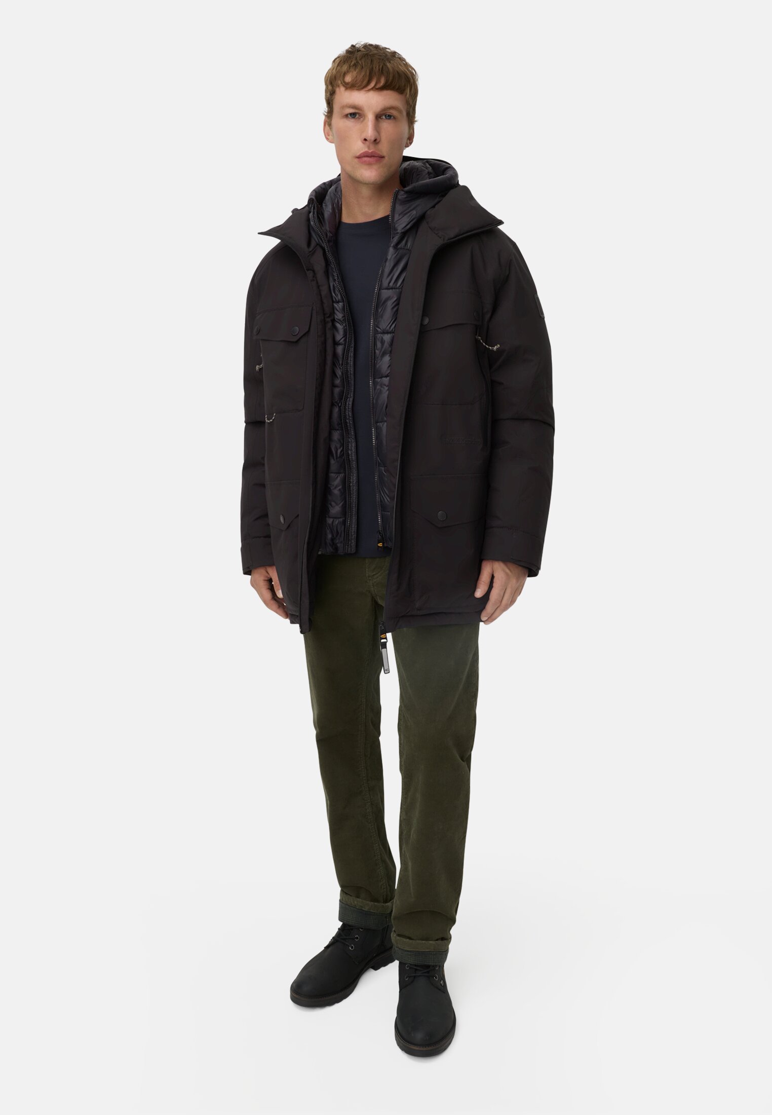Herren teXXXactive® Jacke mit reflektierenden Details Schwarz getragen vorne Ganzkörper