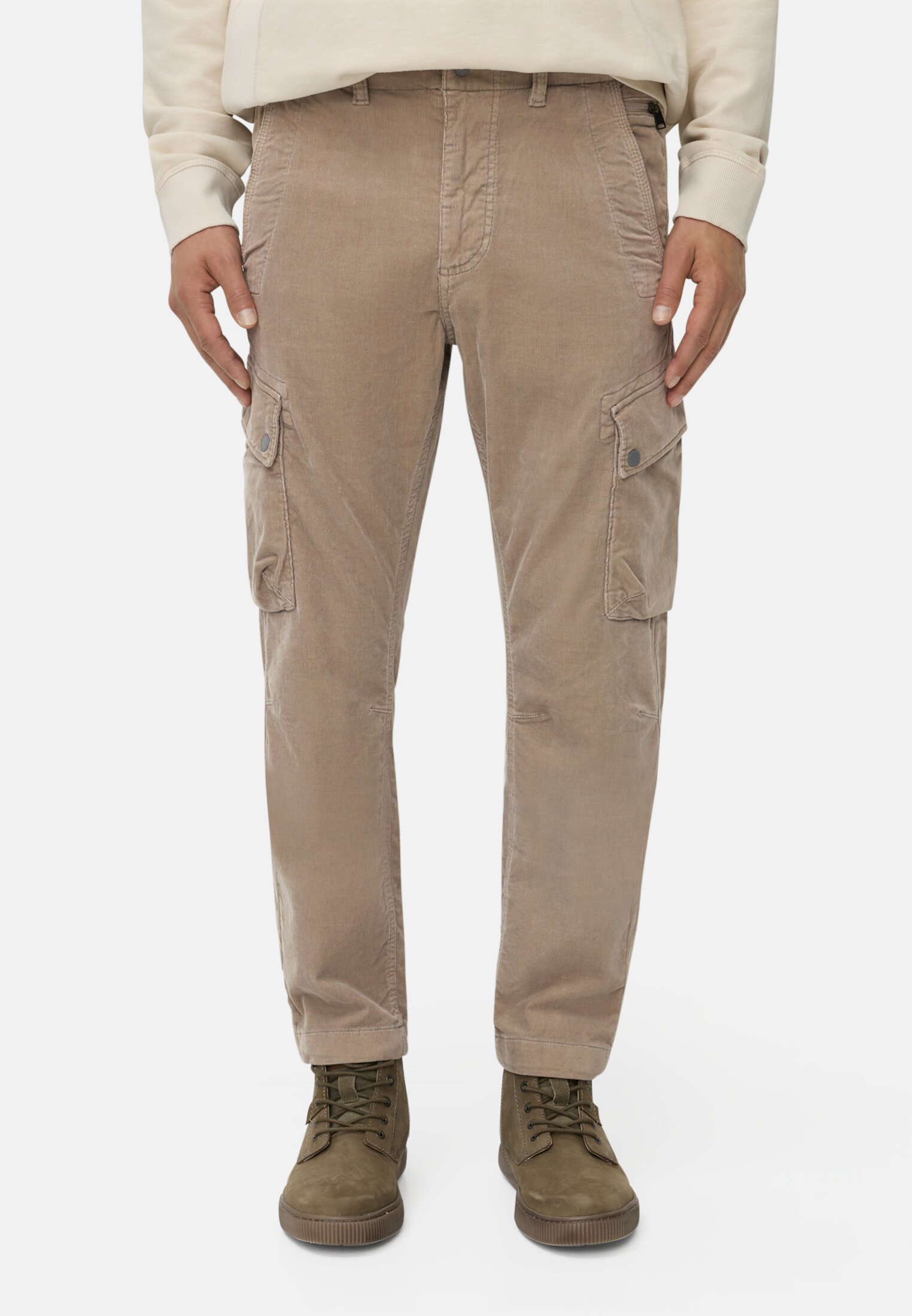Herren Regular Fit Cargo-Hose Steingrau getragen vorn