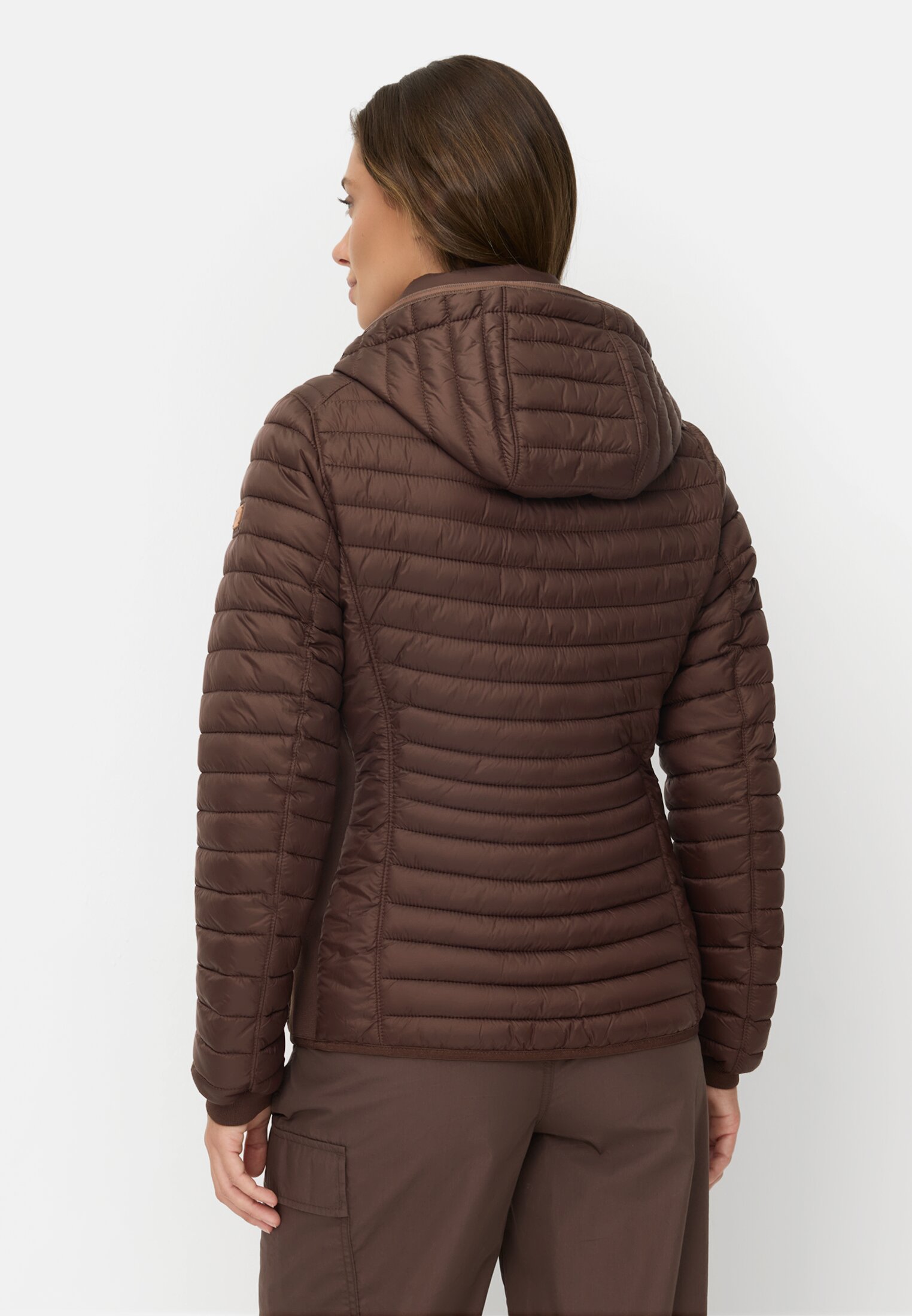Damen Winddichte Jacke mit seitlichem Strick-Einsatz Braun getragen hinten