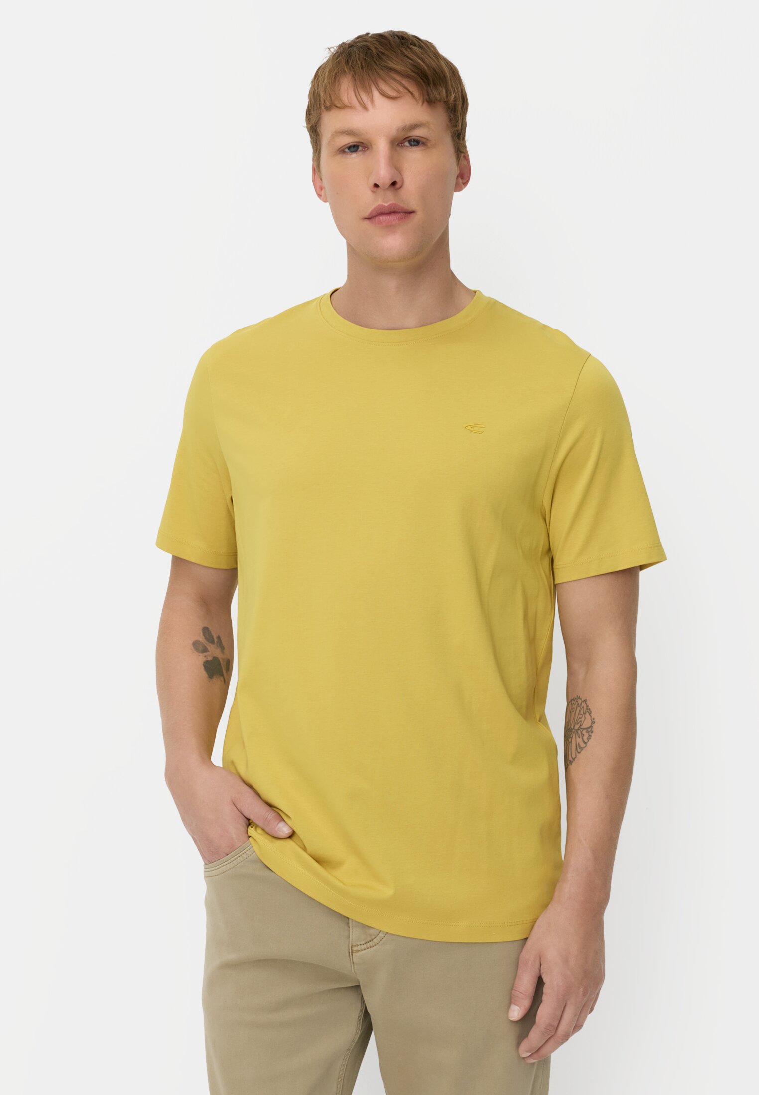 Men FleXXXactive© T-shirt with 4-way stretch Yellow worn front