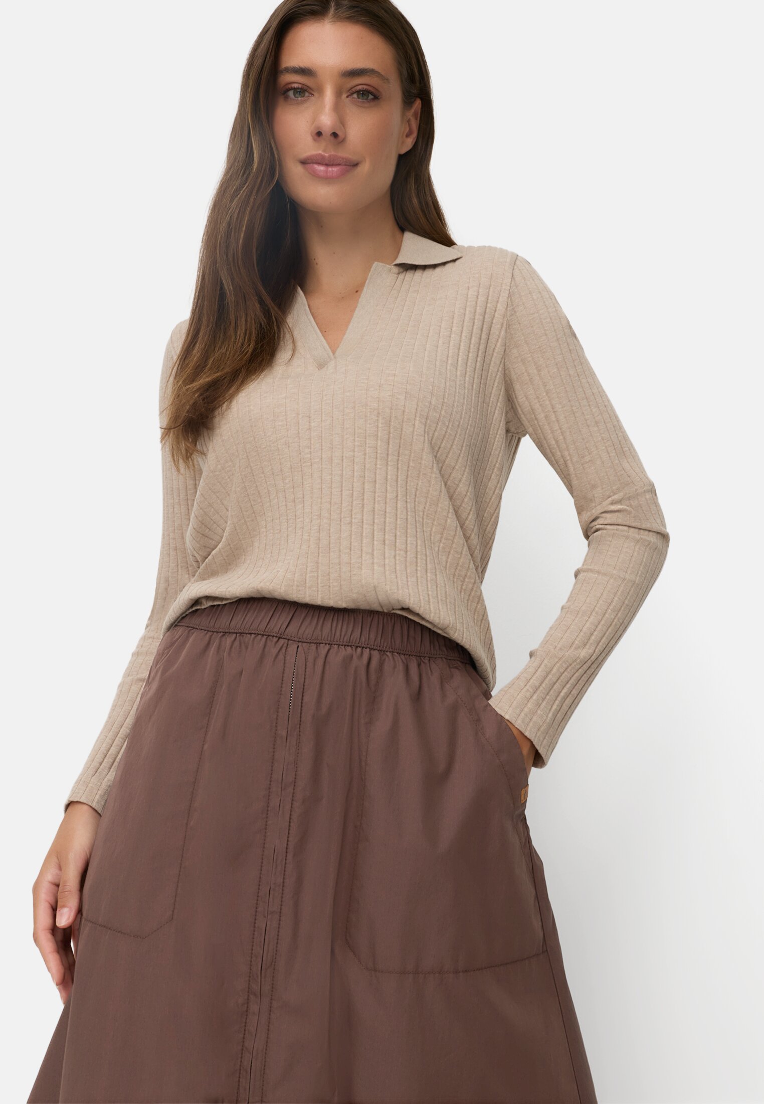 Women Maxi skirt with a zip Brown worn emotional