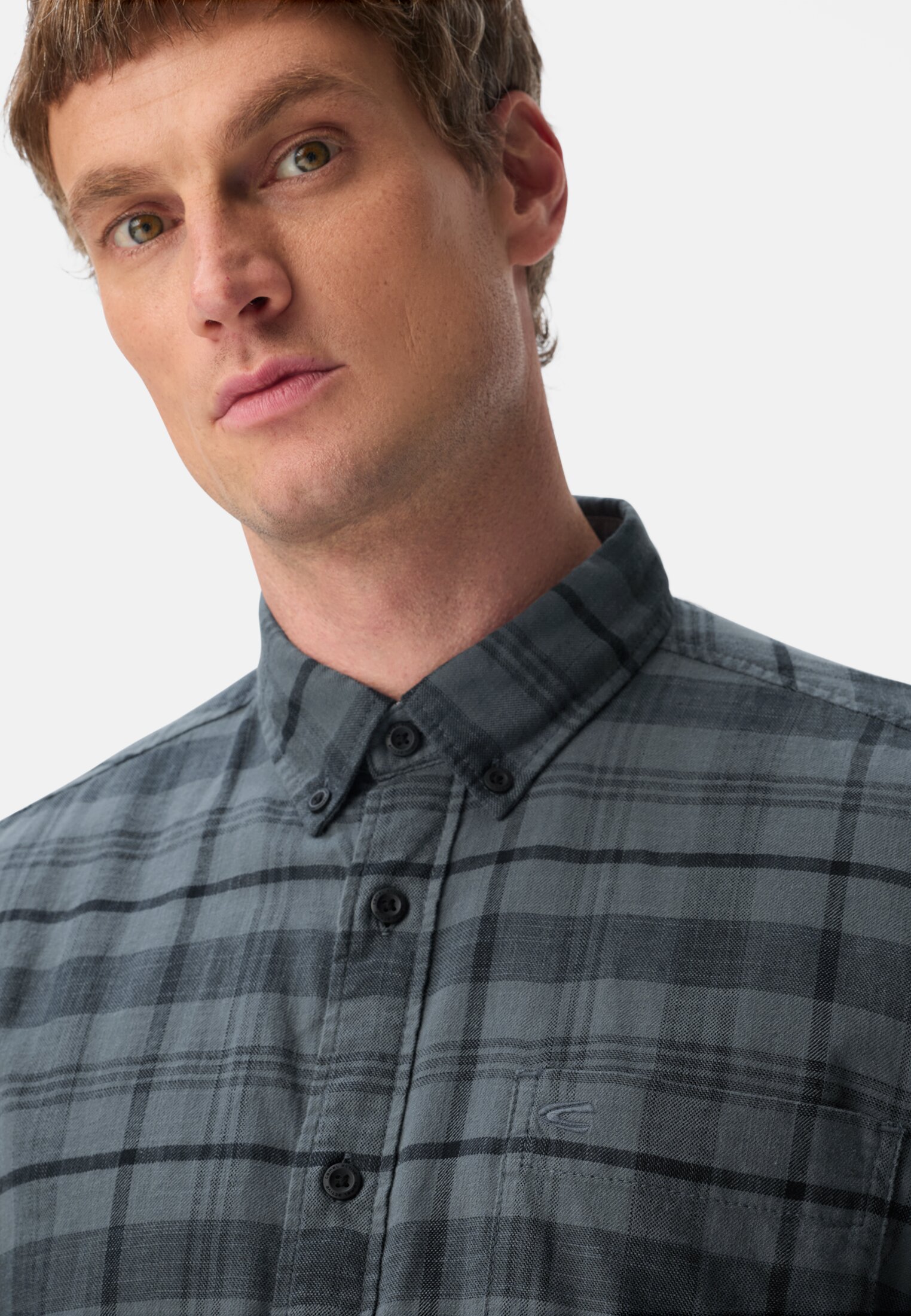 Men Long-sleeve shirt with chest pocket Dark Blue-Yellow worn detail close