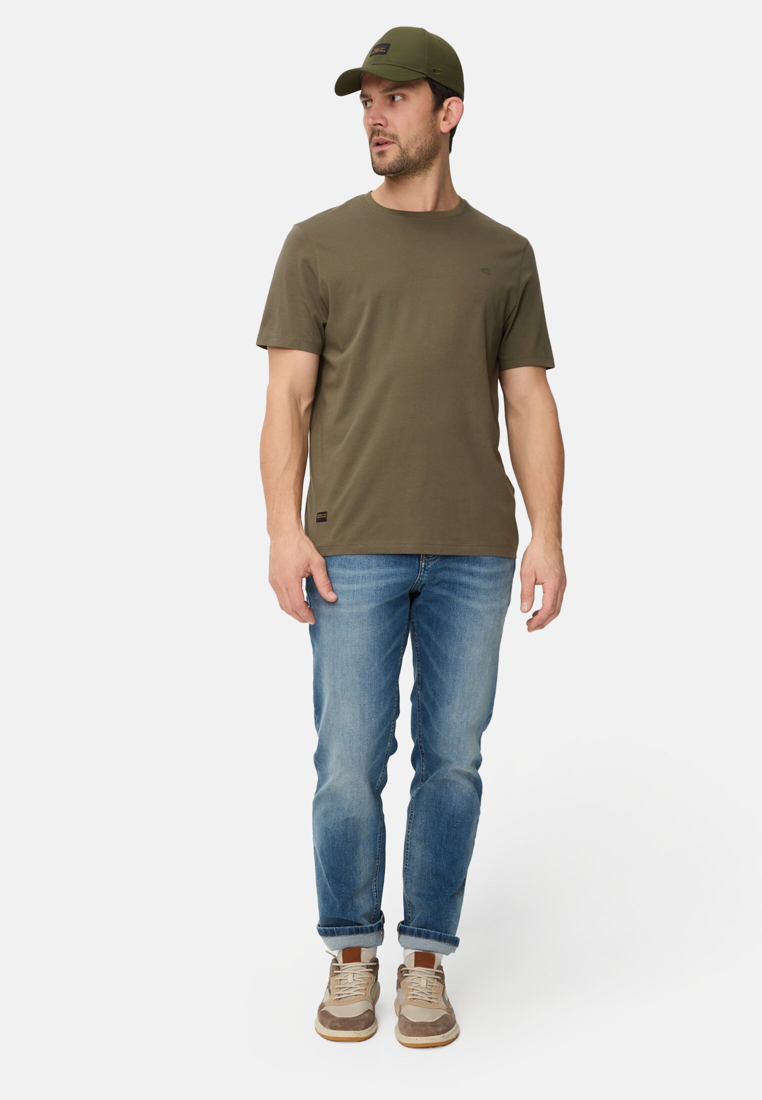 Herren fleXXXactive® T-Shirt mit Quick Dry Funktion Oliv getragen vorne Ganzkörper