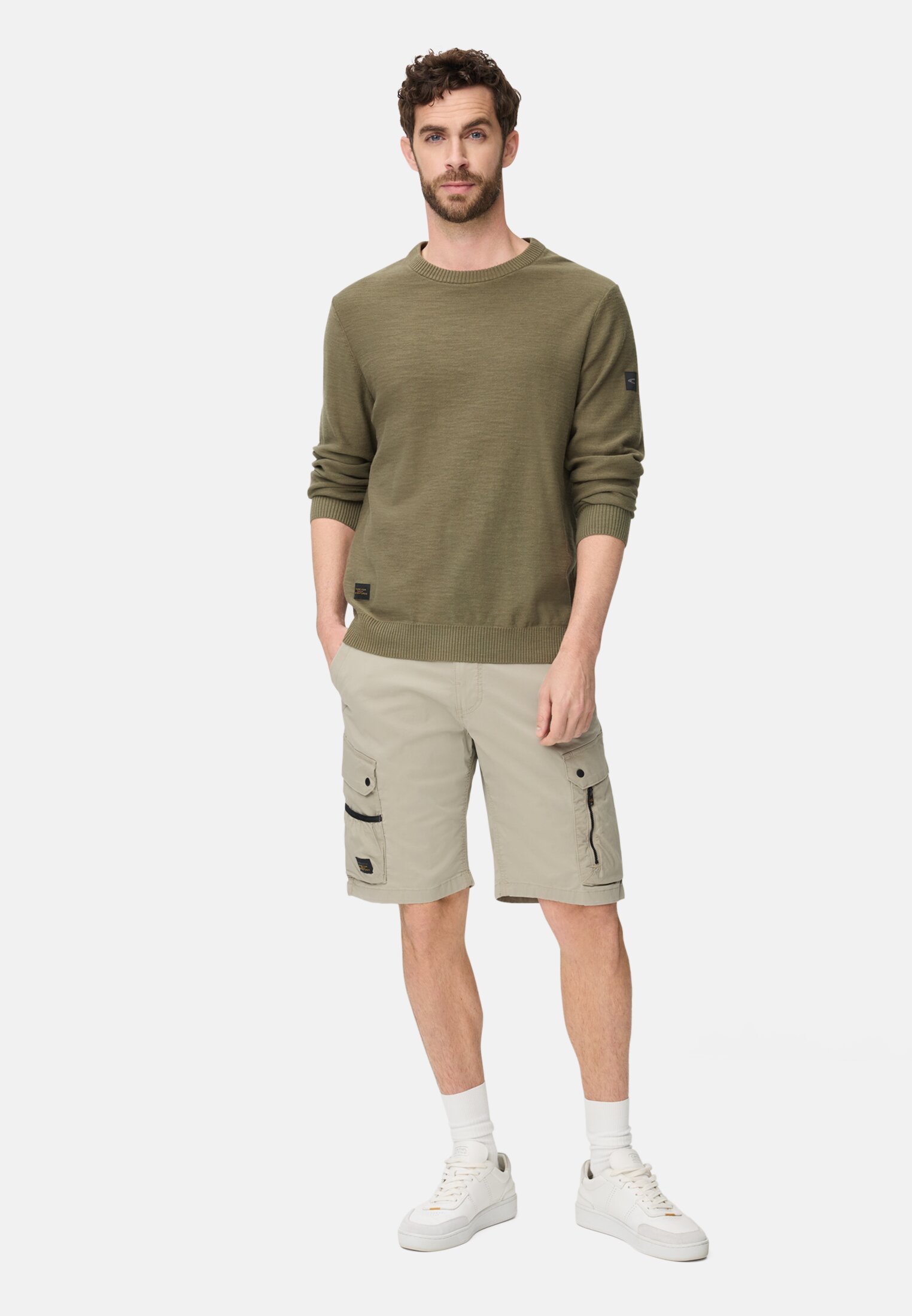 Men Trousers with cargo pockets Beige worn front full body