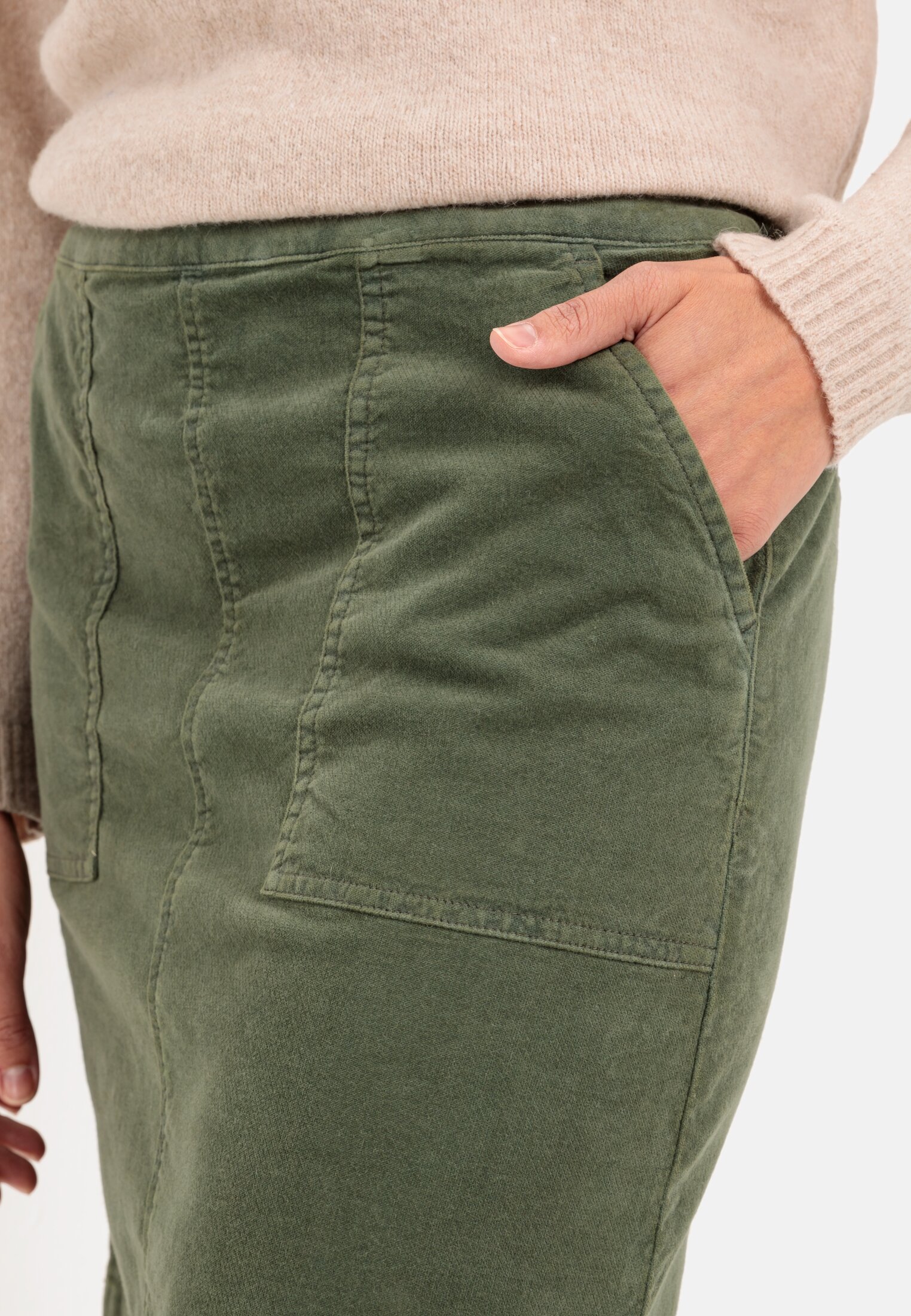 Women Slim Fit skirt in Velvet Green worn detail close