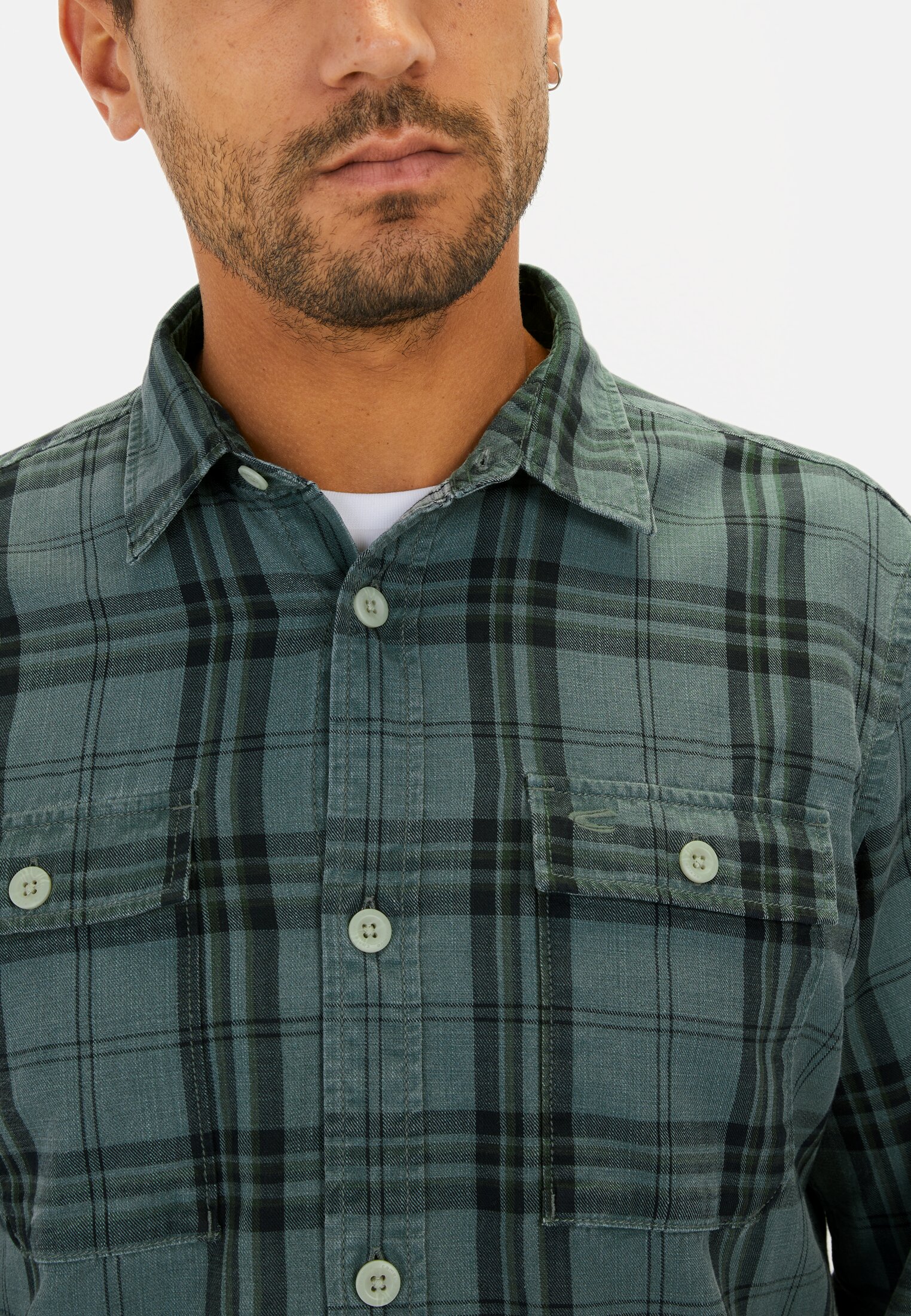 Men Checked shirt made of pure cotton Dark Green worn detail close
