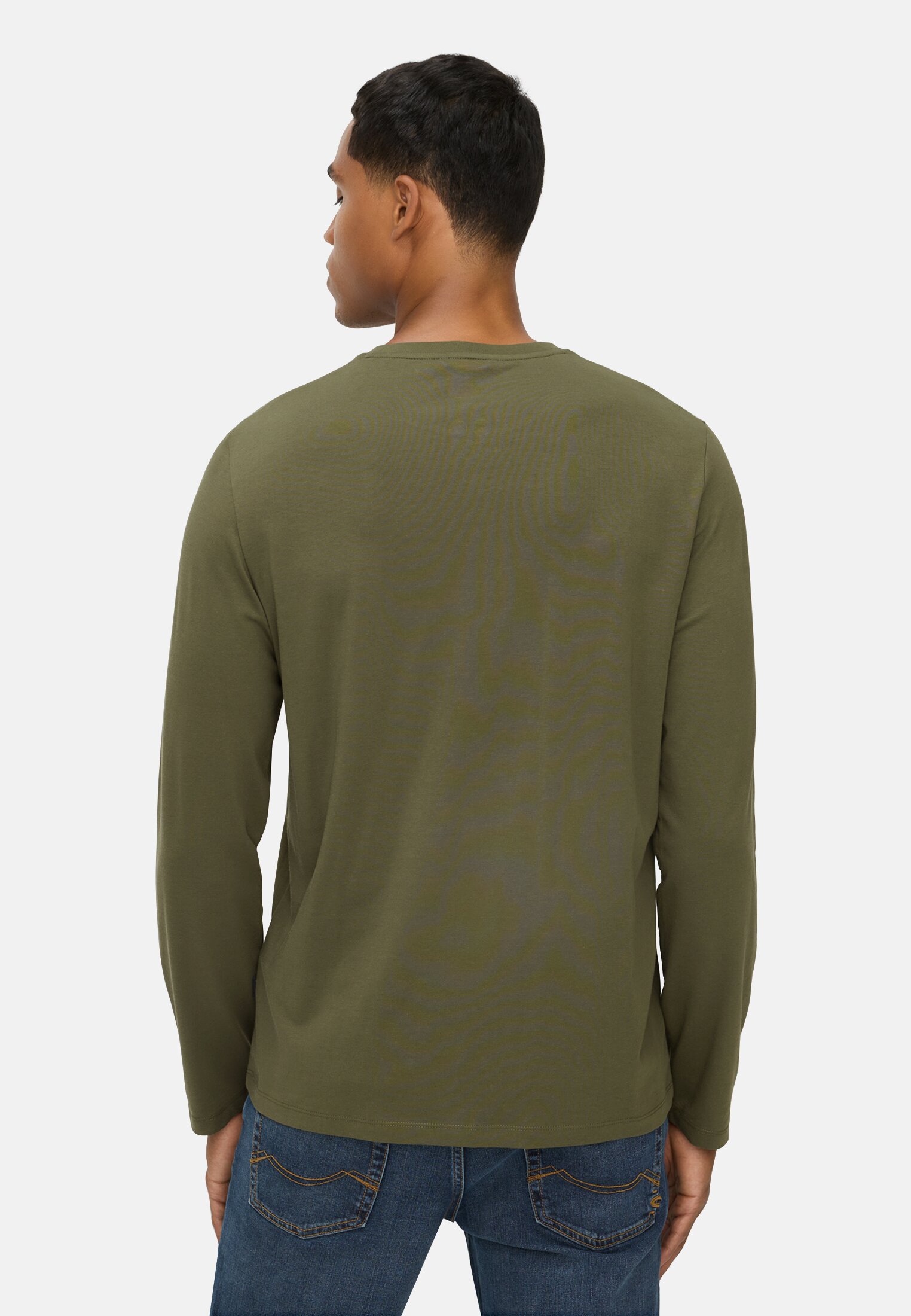Heren fleXXXactive® shirt met lange mouwen gemaakt van een katoenmix Bosgroen gedragen achter