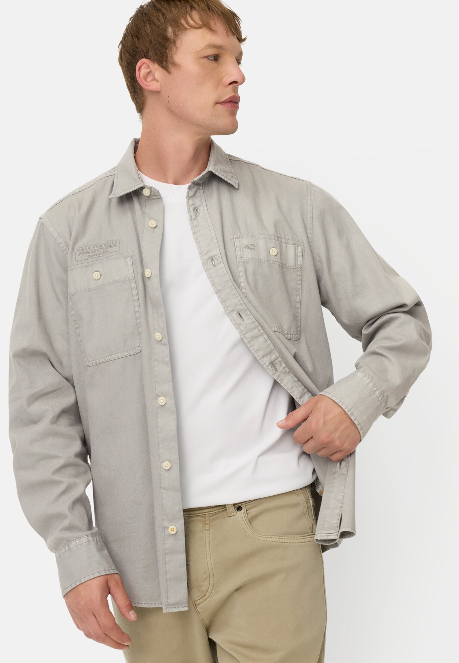 Men Long-sleeve shirt made of sturdy canvas Grey worn emotional