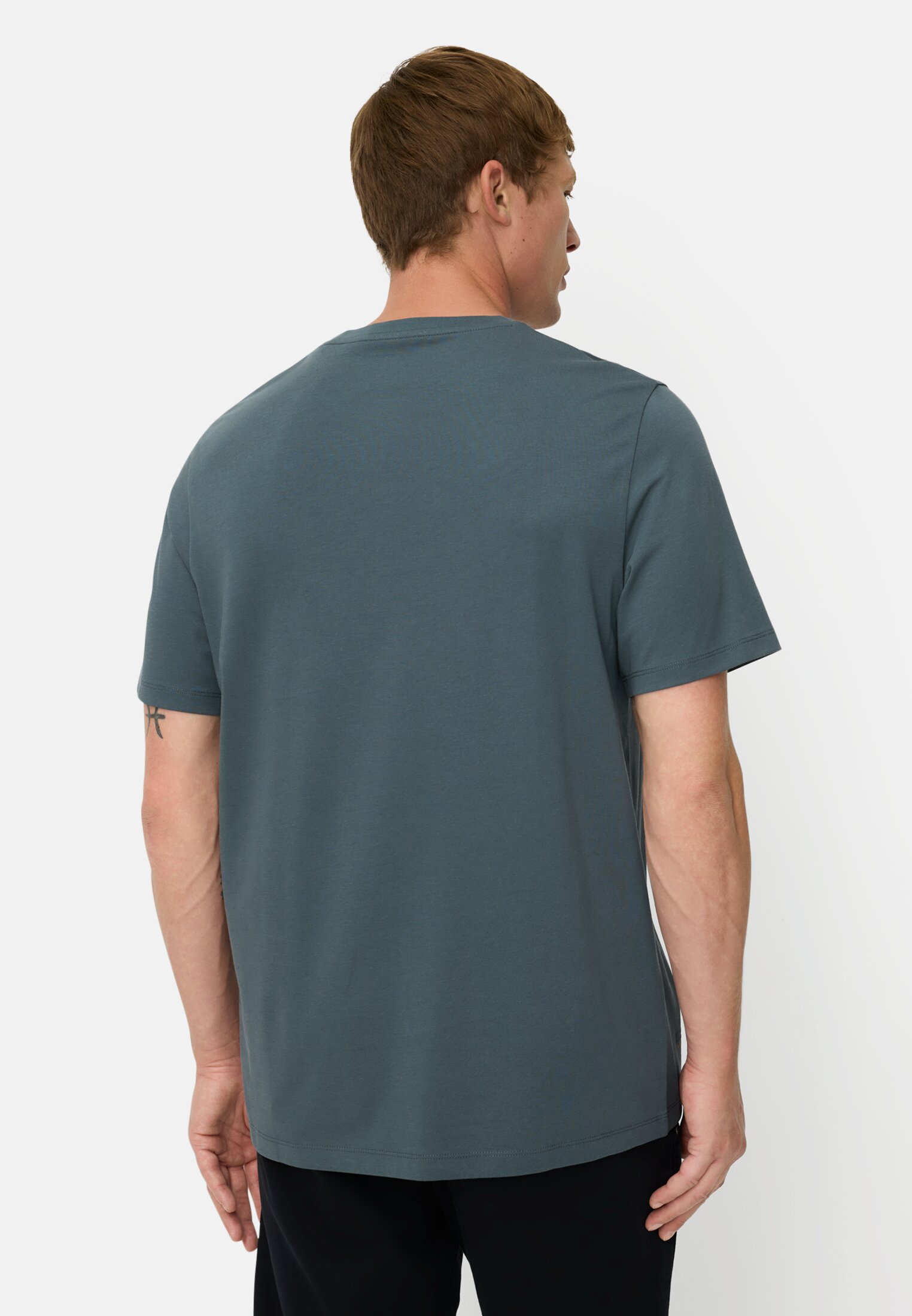 Herren fleXXXactive© T-Shirt mit 4-Wege-Stretch Tintenblau getragen hinten