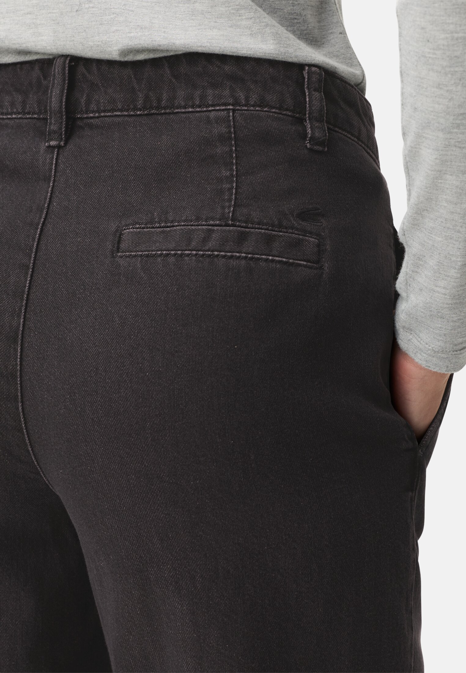 Vrouwen Denim chino met vijf zakken Kaviaar gedragen detail dichtbij  