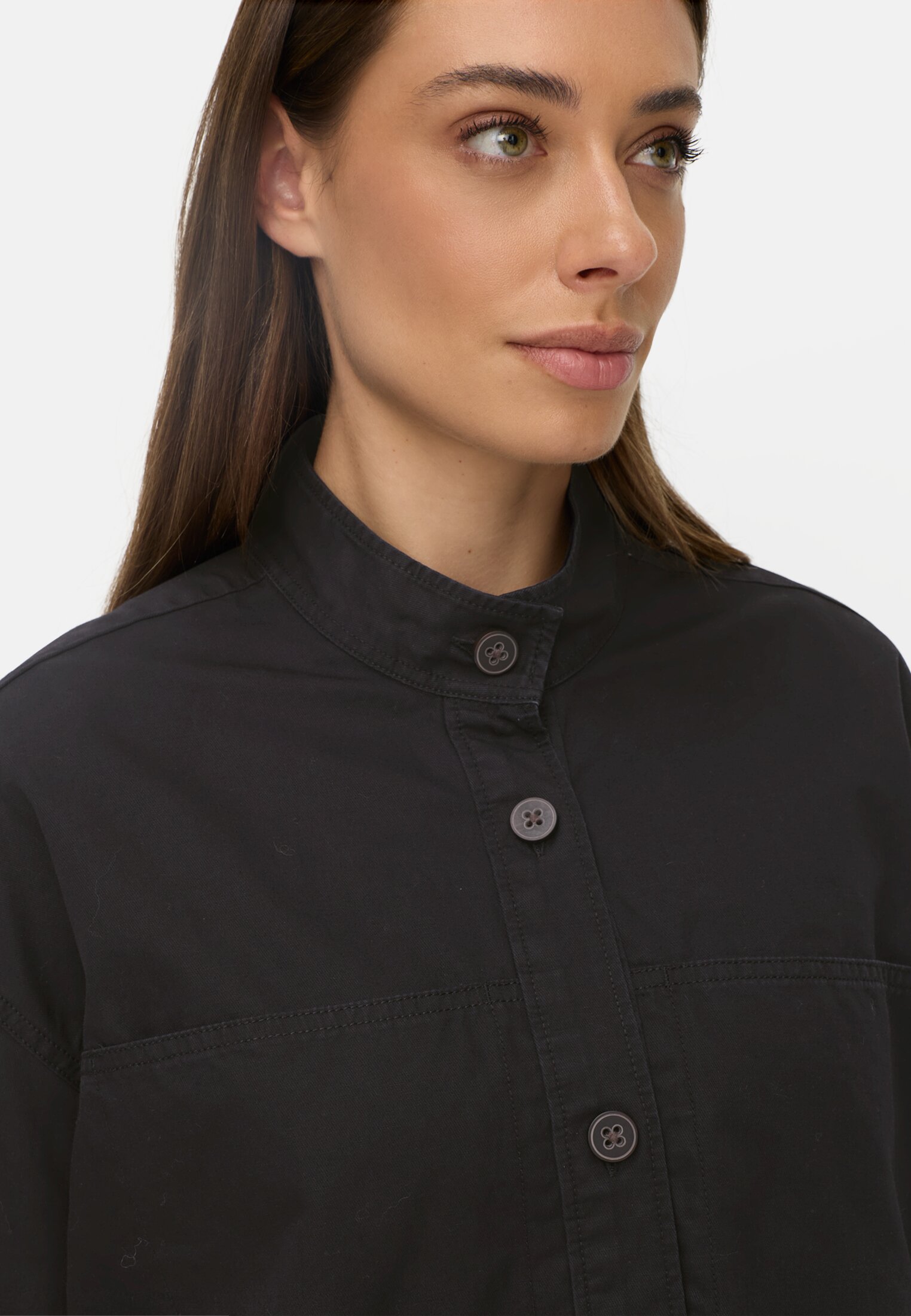 Vrouwen Blouse met lange mouwen en opstaande kraag Kaviaar gedragen detail dichtbij