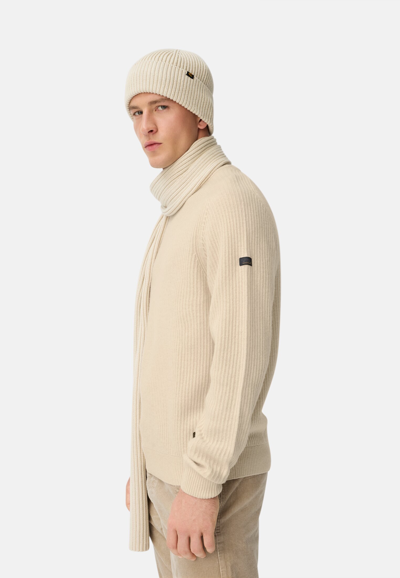 Herren Pullover aus reiner Wolle Hafer getragen emotional