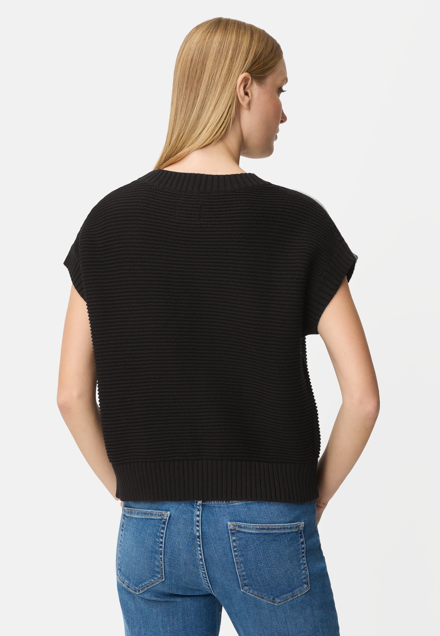 Vrouwen Gebreide trui van een katoenmix Kaviaar gedragen achter