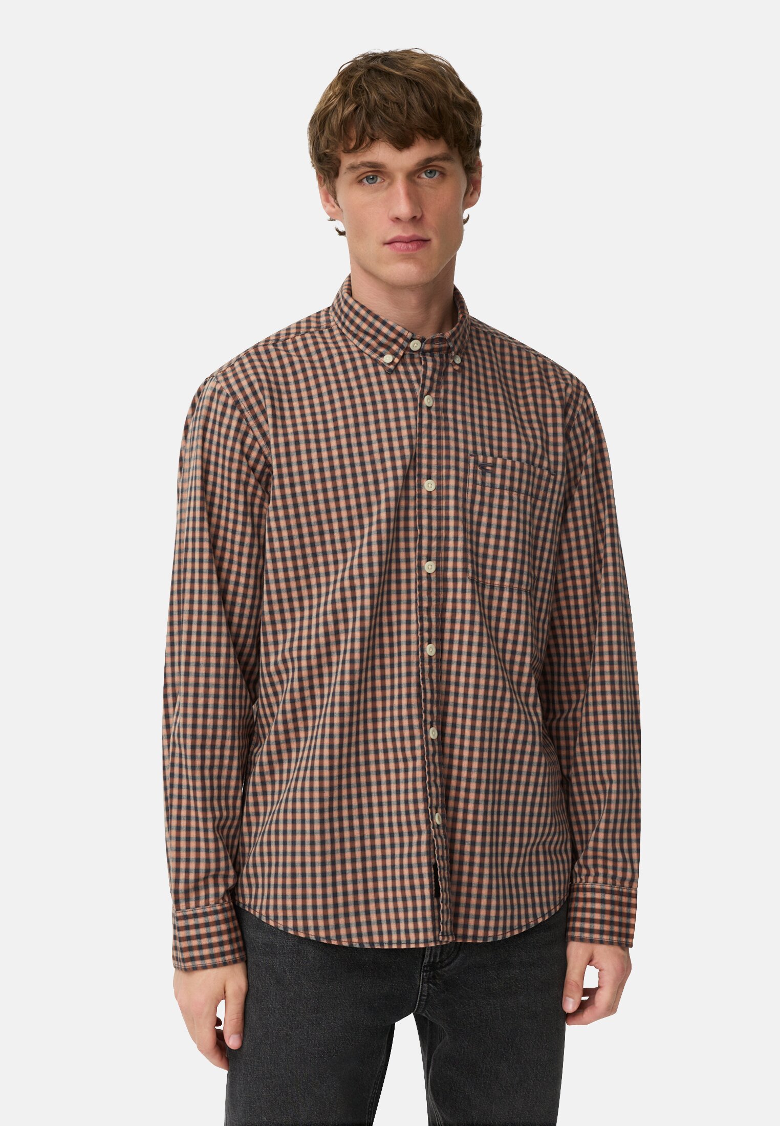 Men Long-sleeved shirt with button-down collar and chest pocket Cinnamon worn front