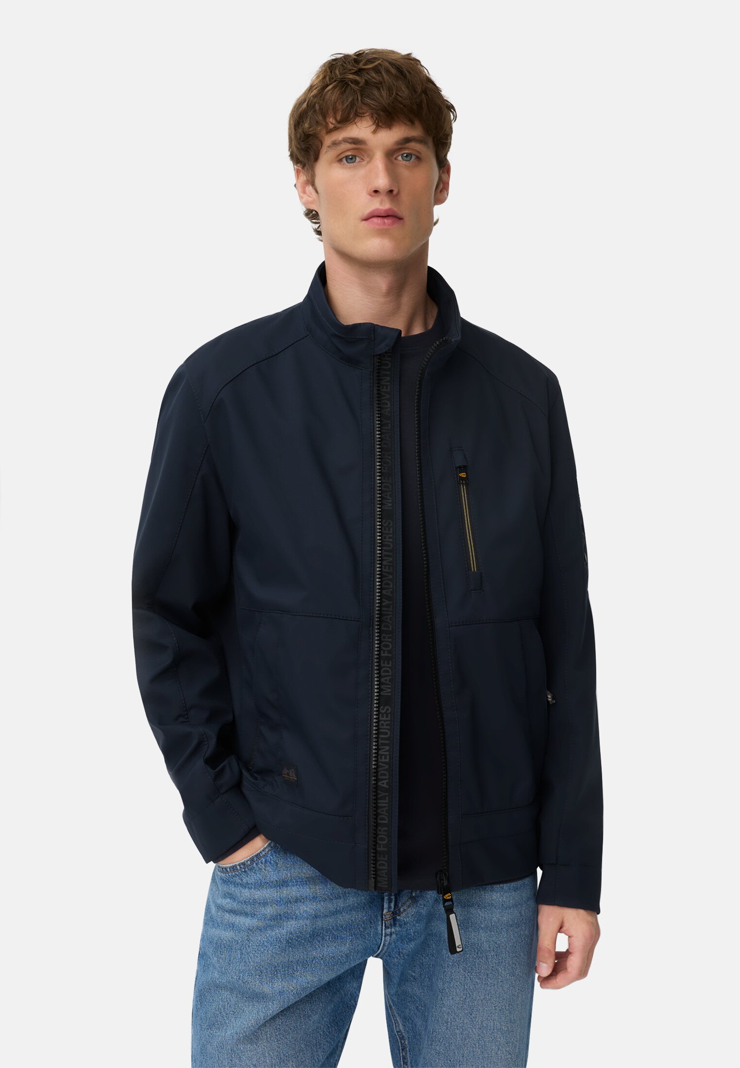 Herren Blouson mit wasserabweisender Funktion Navyblau getragen vorn