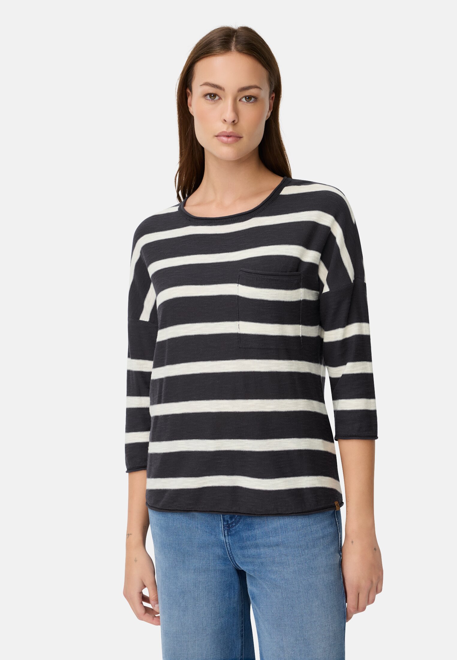 Damen Boxy Strickpullover mit 3/4-Ärmeln Nachtblau getragen vorn