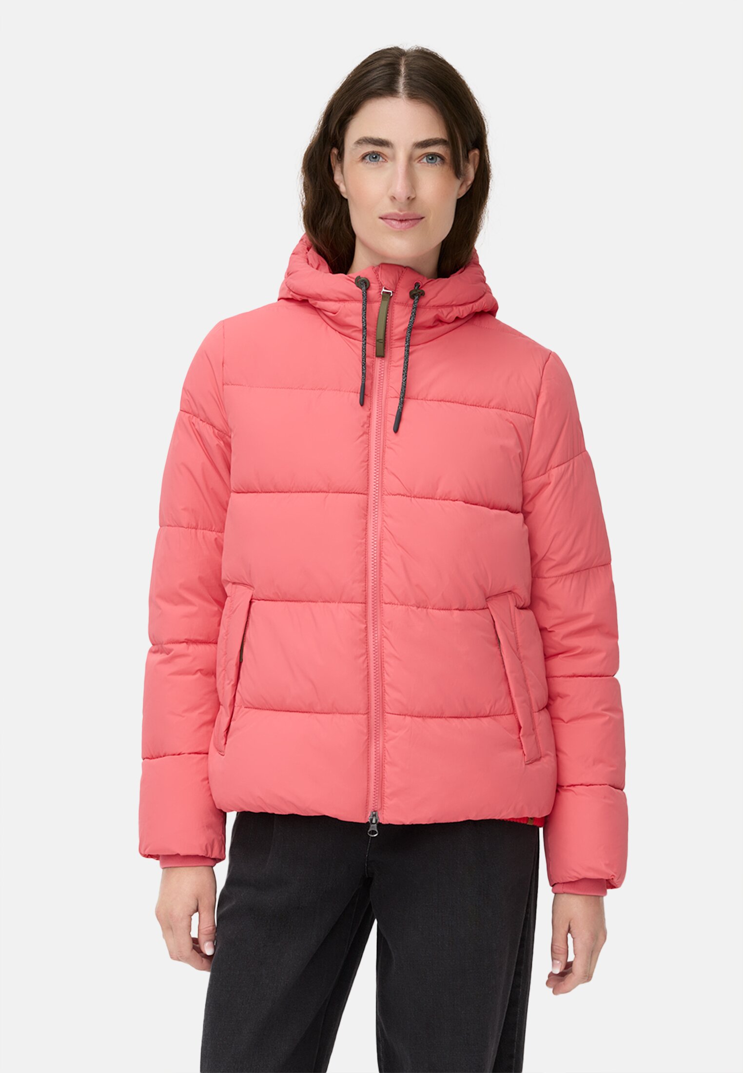 Damen Pufferjacke mit Kapuze Beere getragen vorn