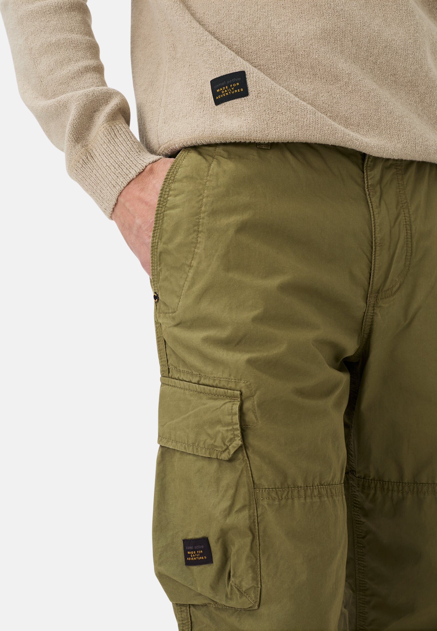 Men Cargo shorts made from pure cotton Olive Green worn detail close
