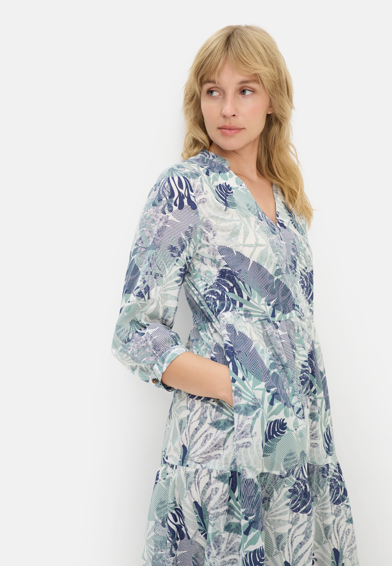 Women Mid-length summer dress with all-over print Jade AOP worn emotional