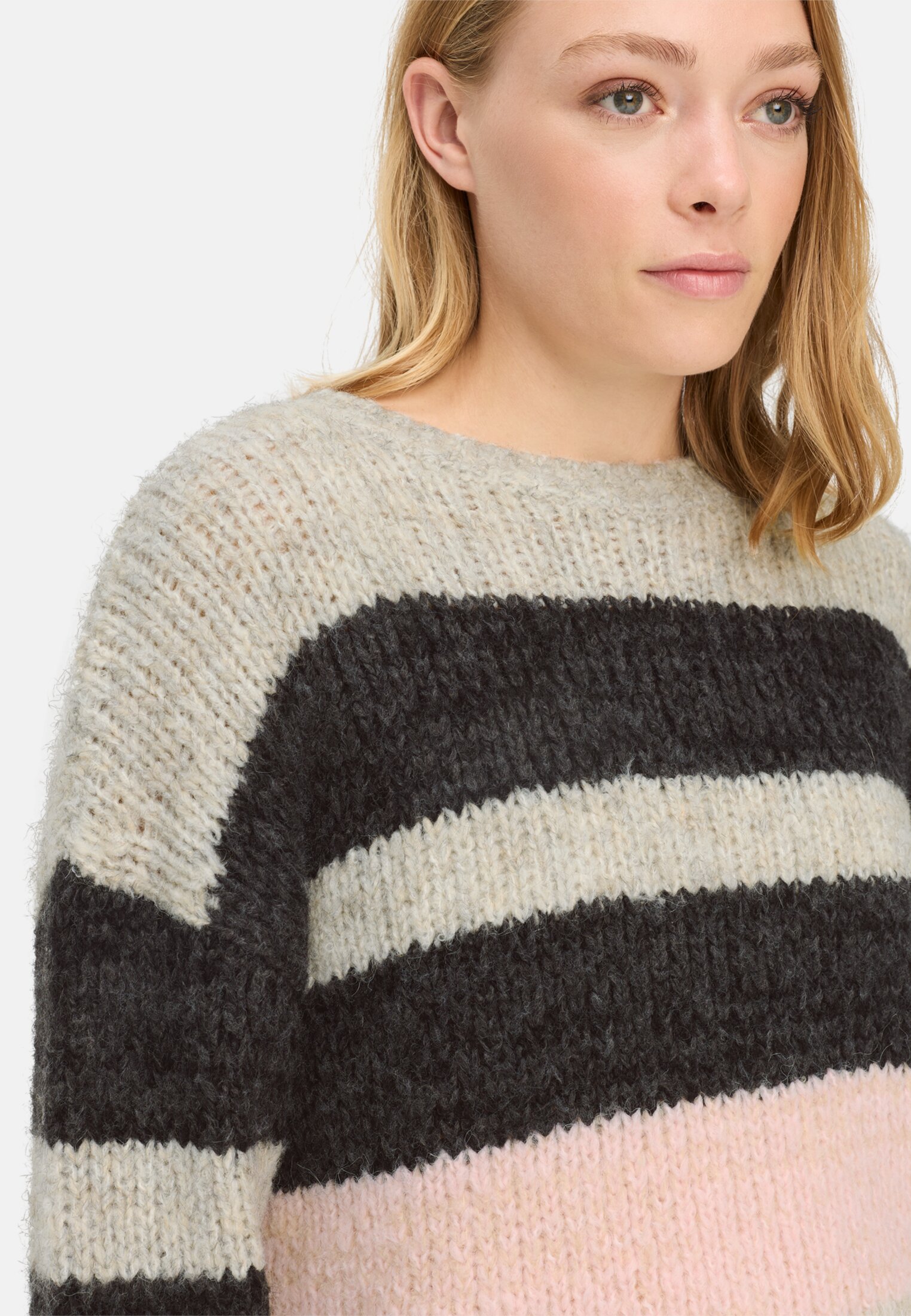 Women Soft sweater in boxy fit Caviar worn detail close