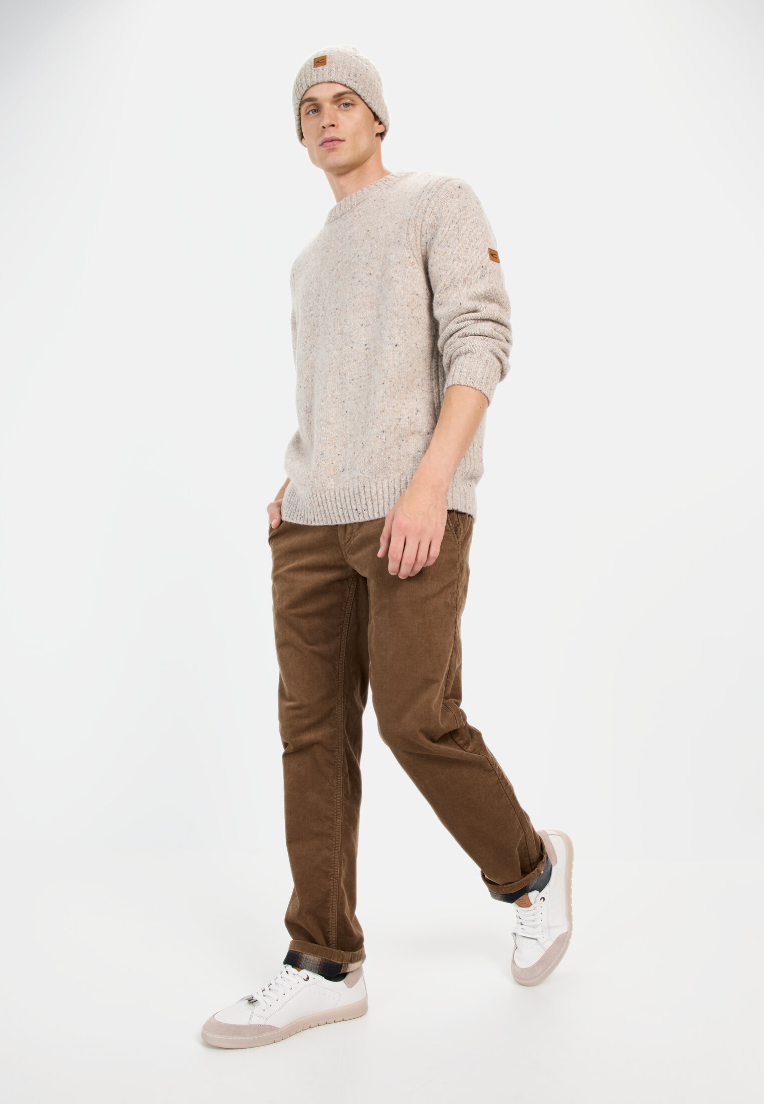 Men Relaxed fit corduroy chinos with thermal lining Brown