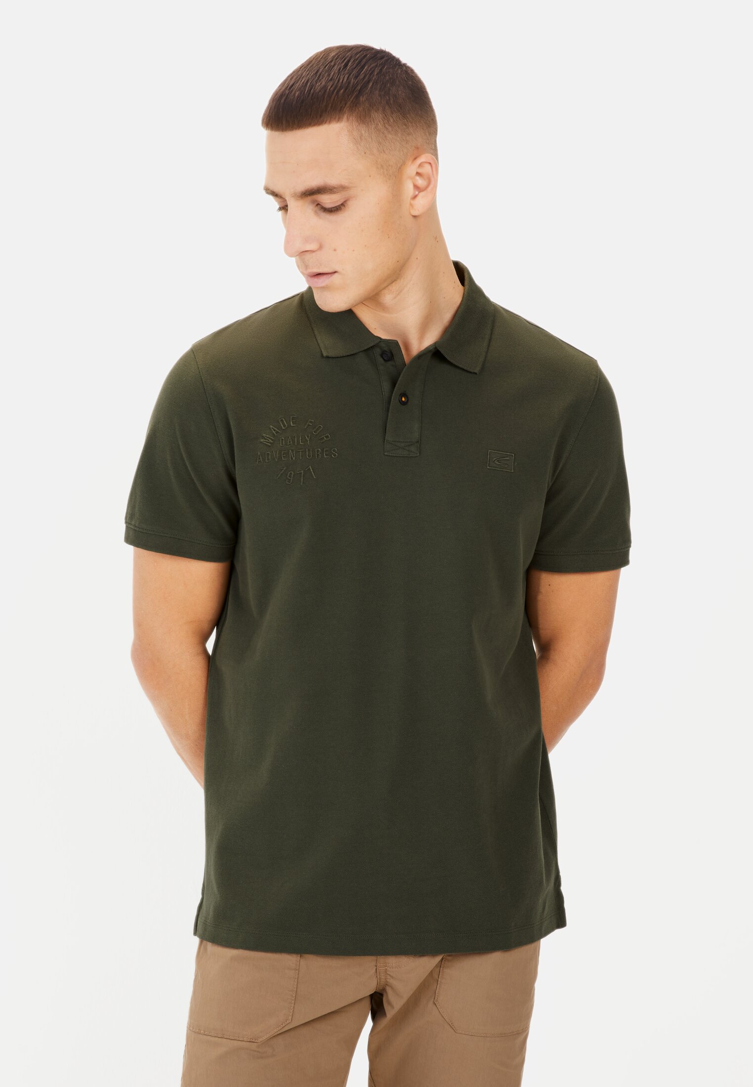 Herren Kurzarm Poloshirt aus Baumwolle Dunkelgrün getragen vorn
