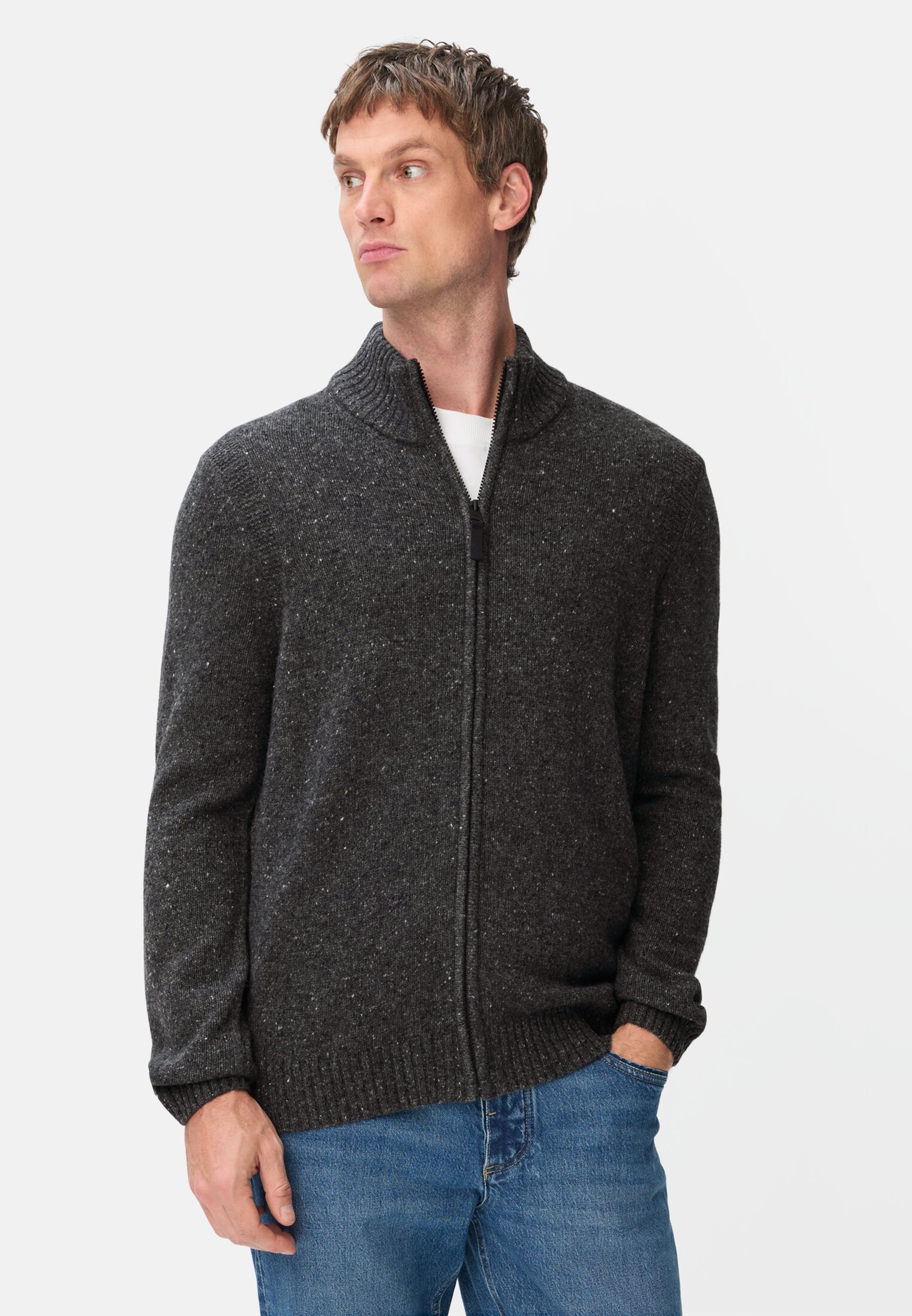 Men Knitted jumper in merino wool blend Graphite Gray worn front