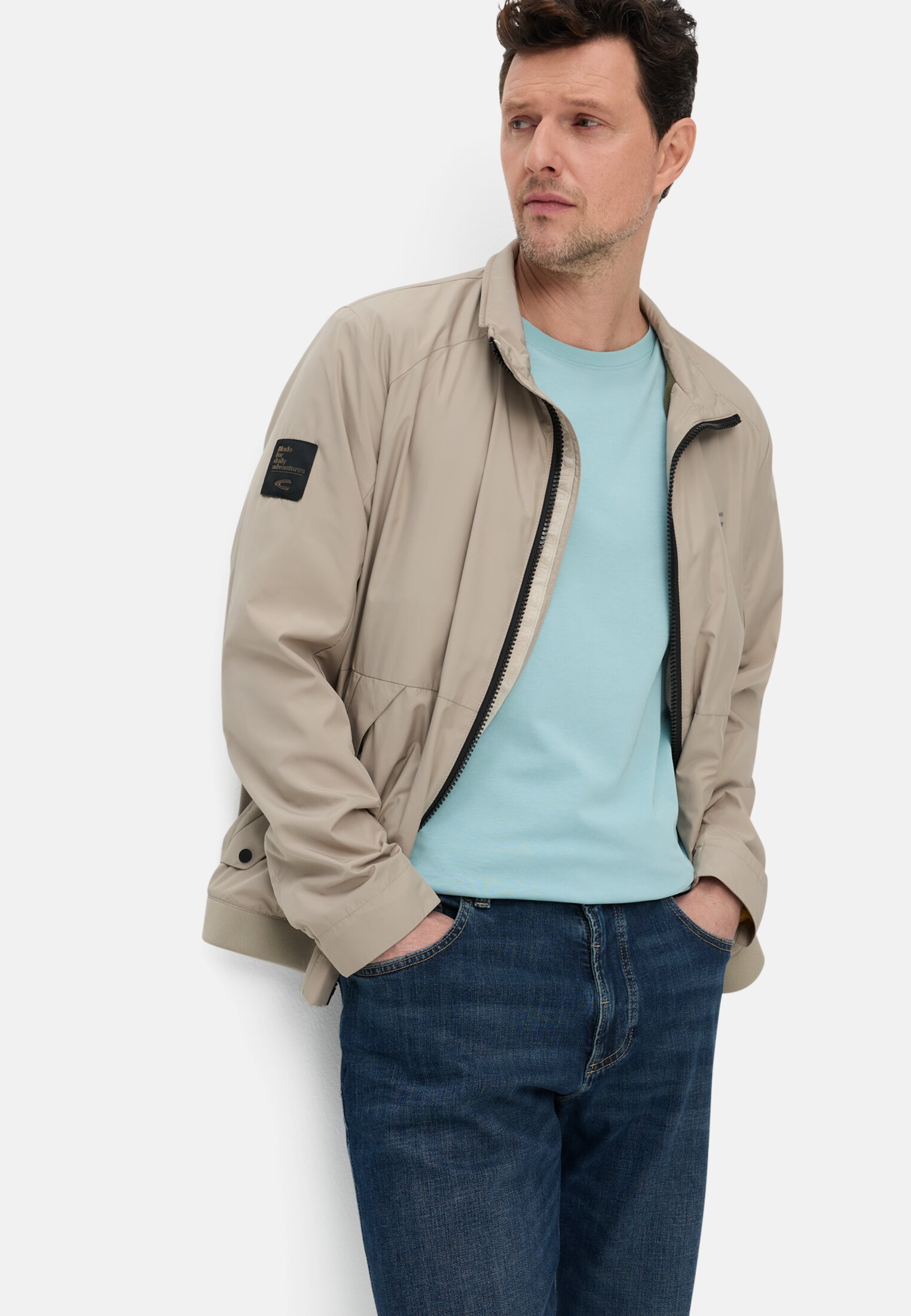 Herren fleXXXactive® T-Shirt mit Rundhalsausschnitt Ozeangrün getragen emotional