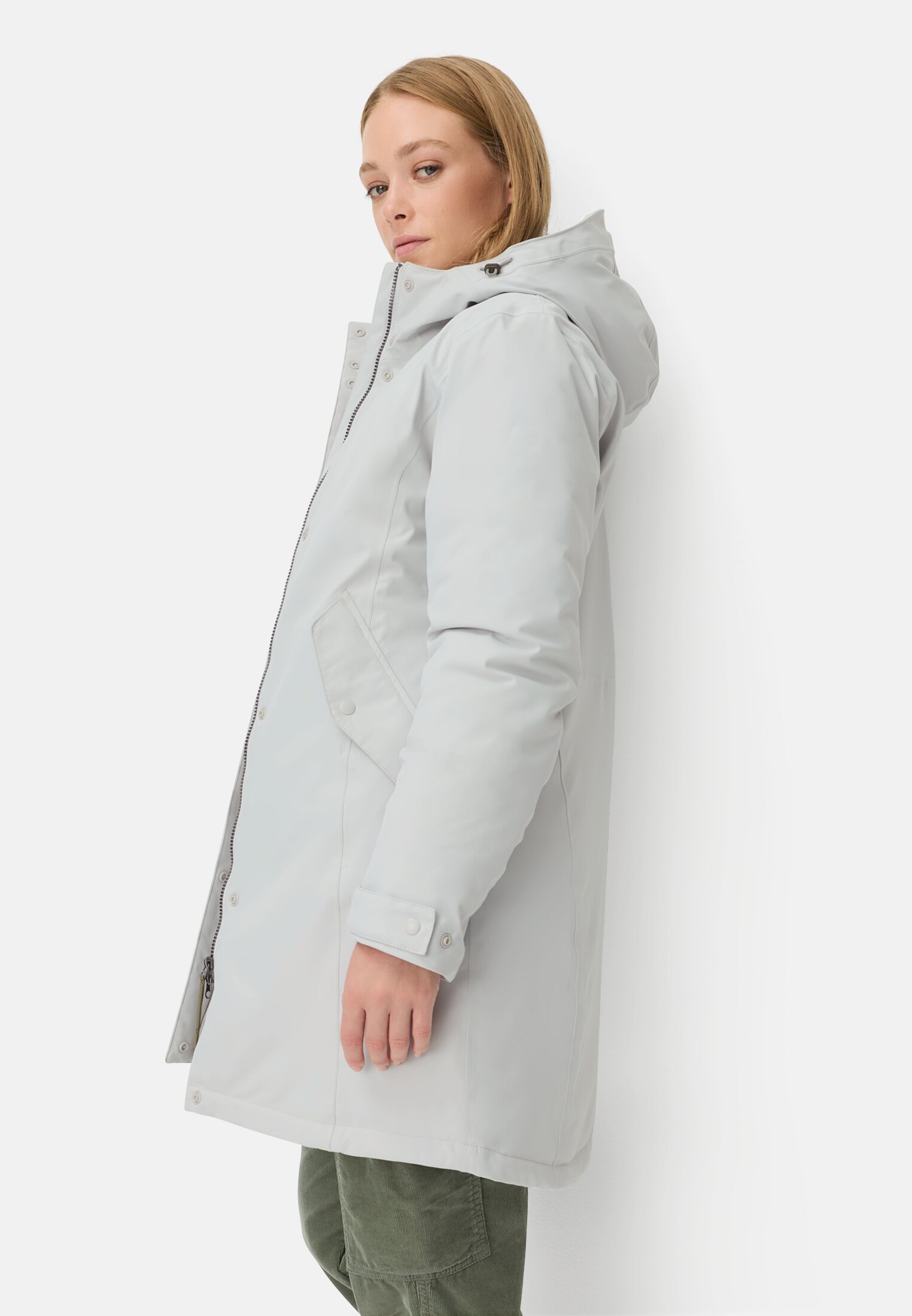 Damen Funktionsparka mit reflektierenden Details Silber getragen emotional