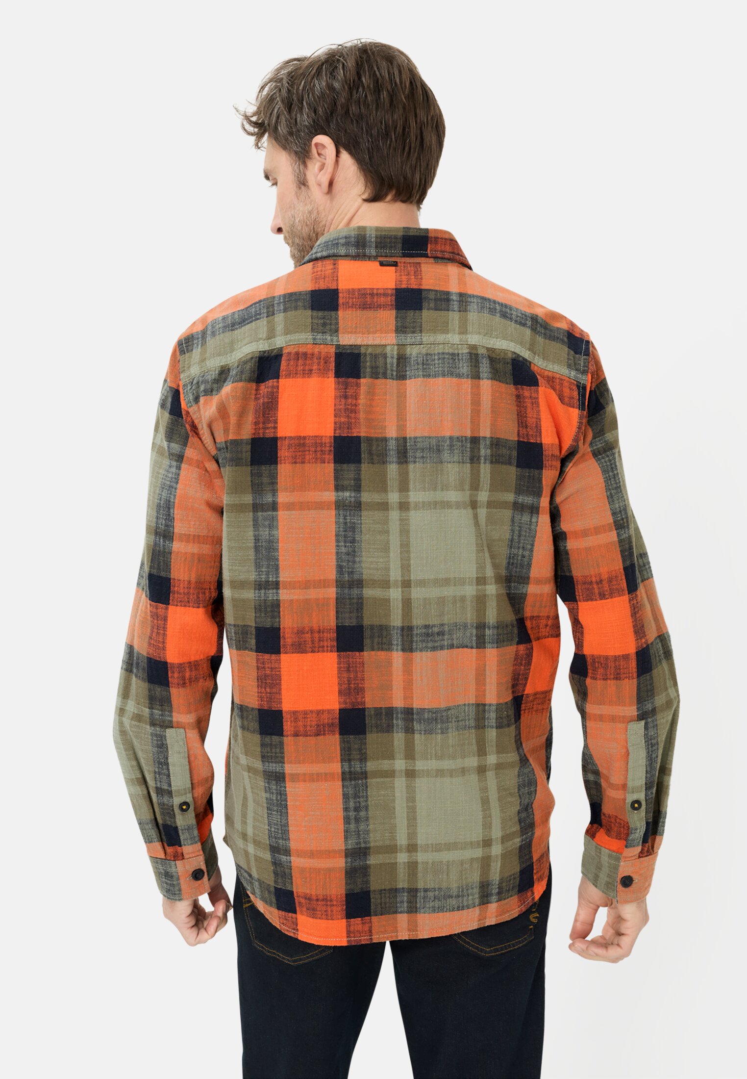 Herren Lässiges Langarmhemd aus reiner Baumwolle Orange getragen hinten