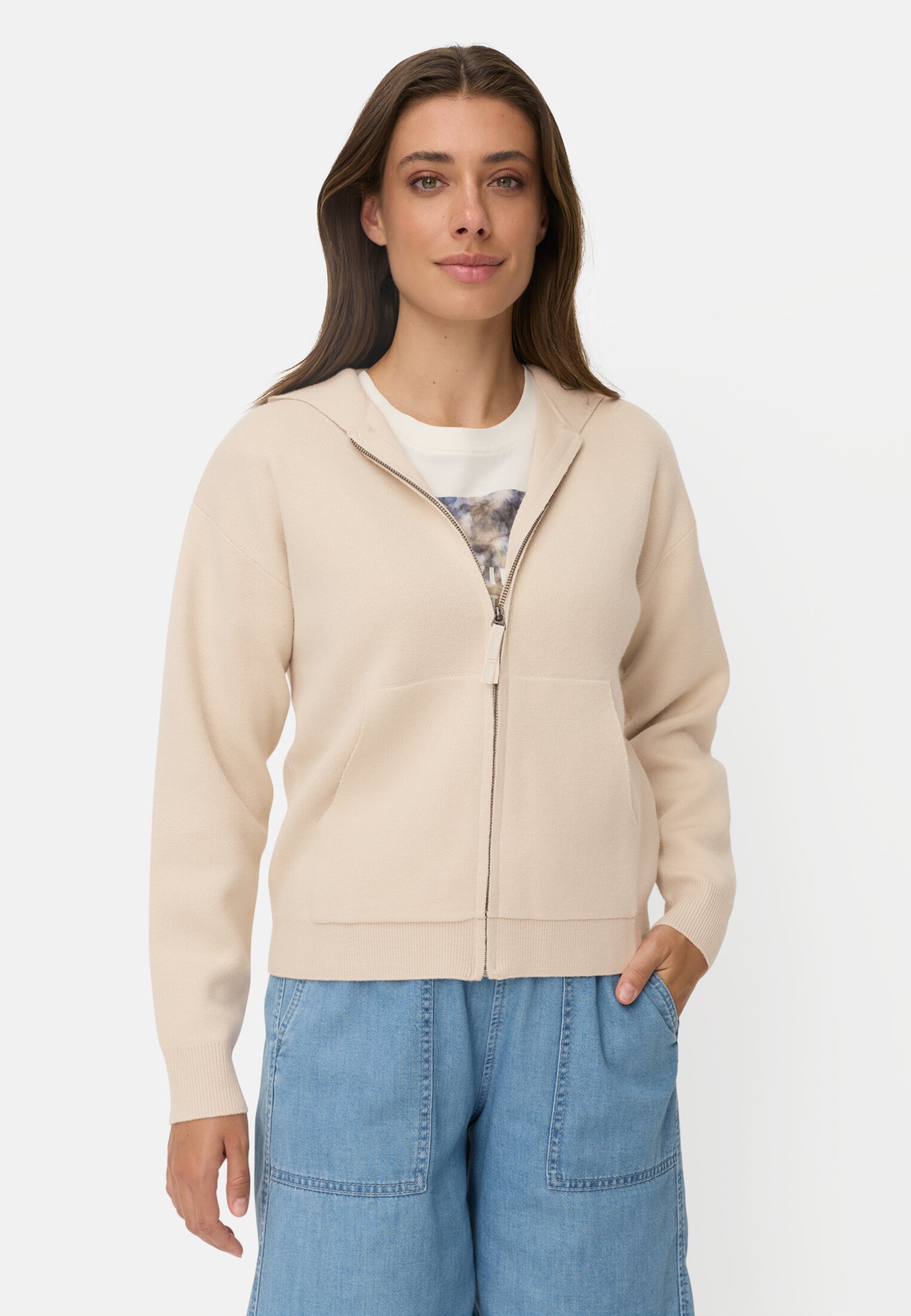 Damen Strickjacke mit Kapuze Hafer getragen vorn