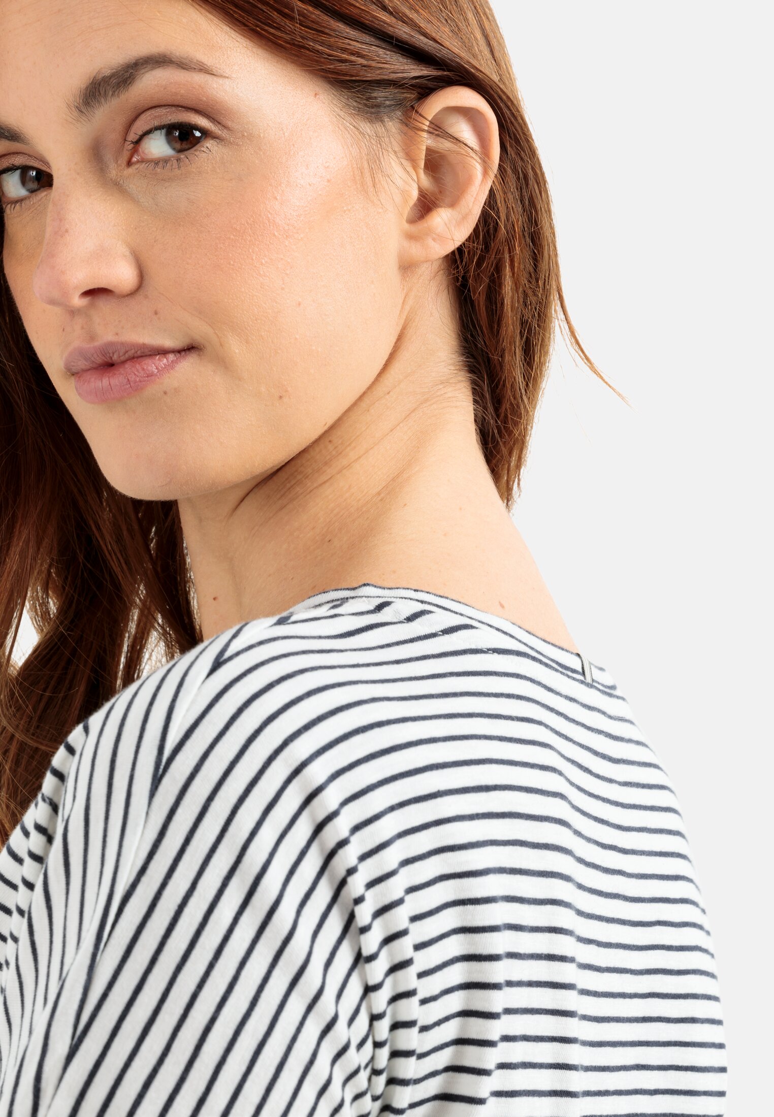 Women Organic cotton long sleeve shirt Dark Blue worn detail close