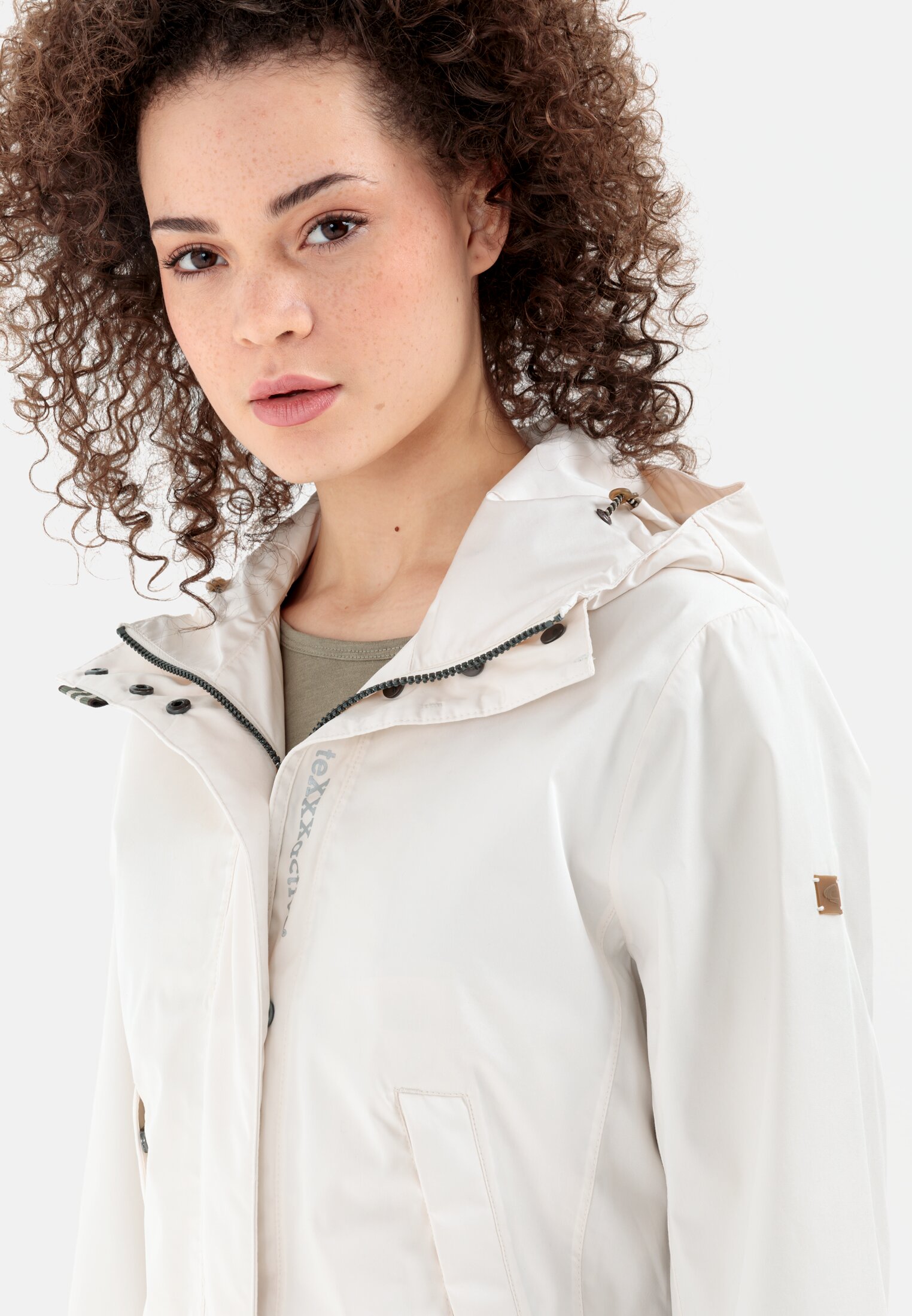 Women teXXXactive® Functional parka in organic cotton Mix Beige worn detail close
