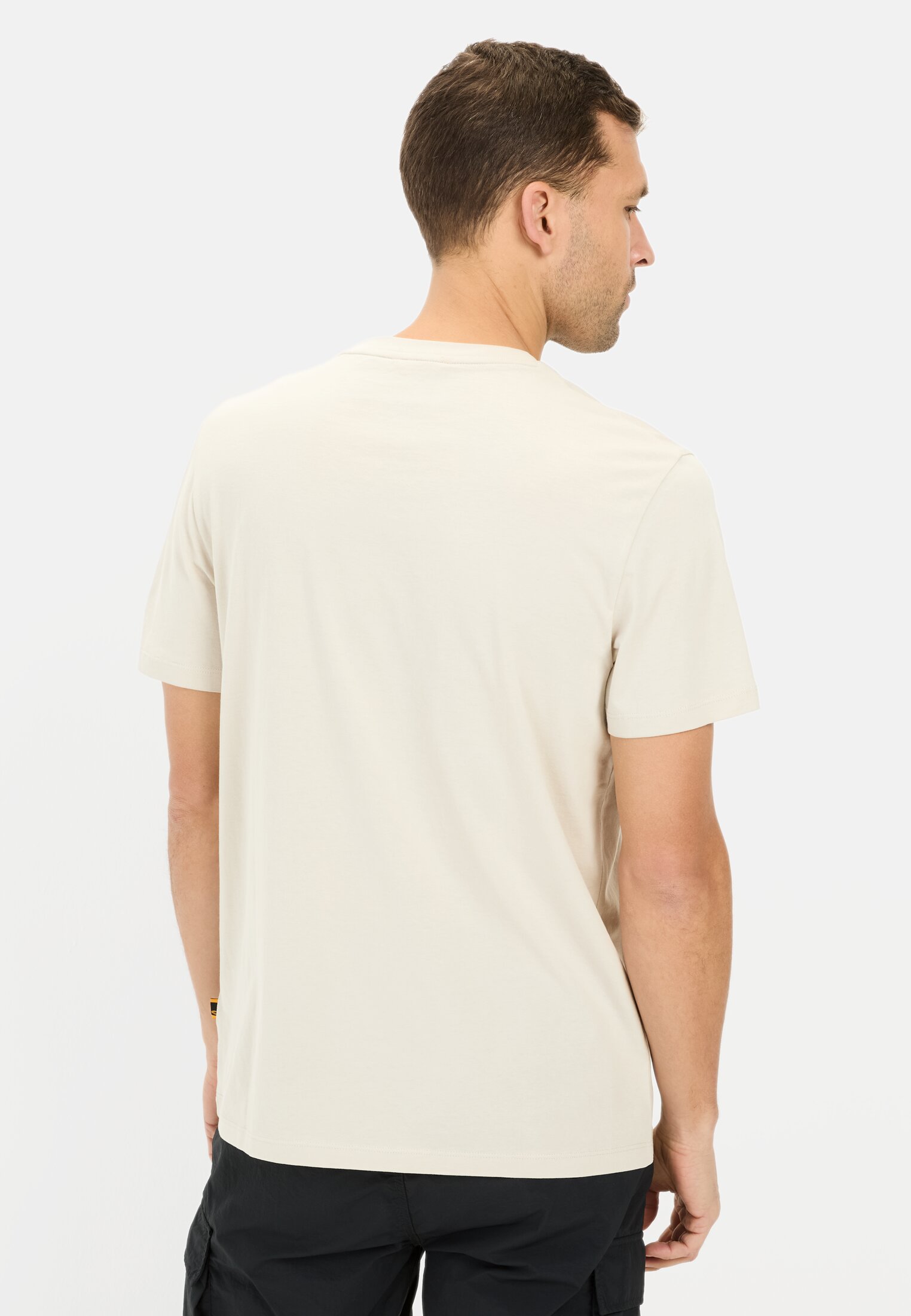 MI_09700-5T02-16_M2-00 Men T-shirt made from organic cotton Beige worn back