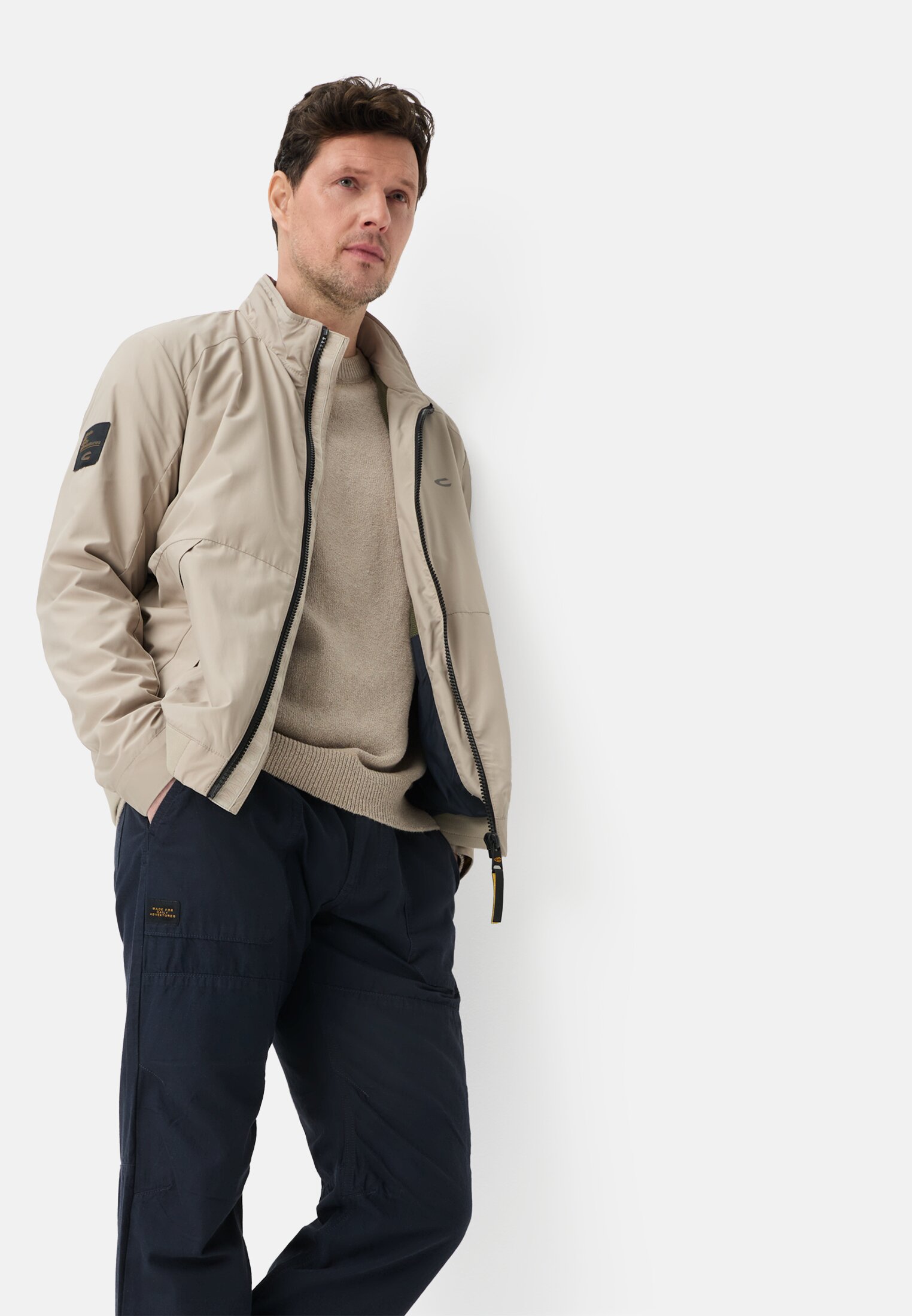 Men Chino trousers with drawstring Dark Blue worn emotional