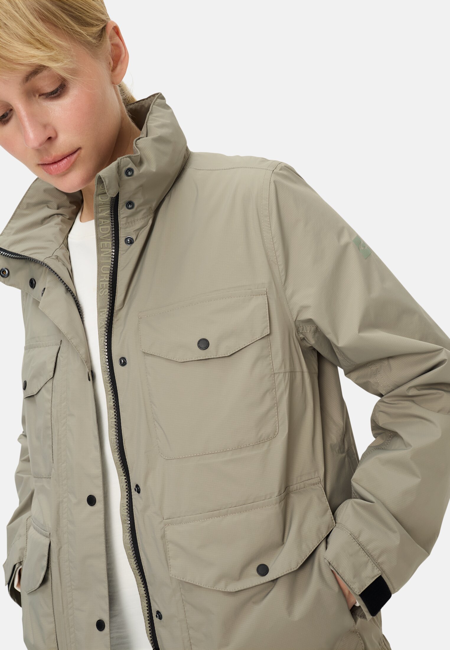 Vrouwen teXXXactive® Jack met verstelbare capuchon Salie gedragen emotional