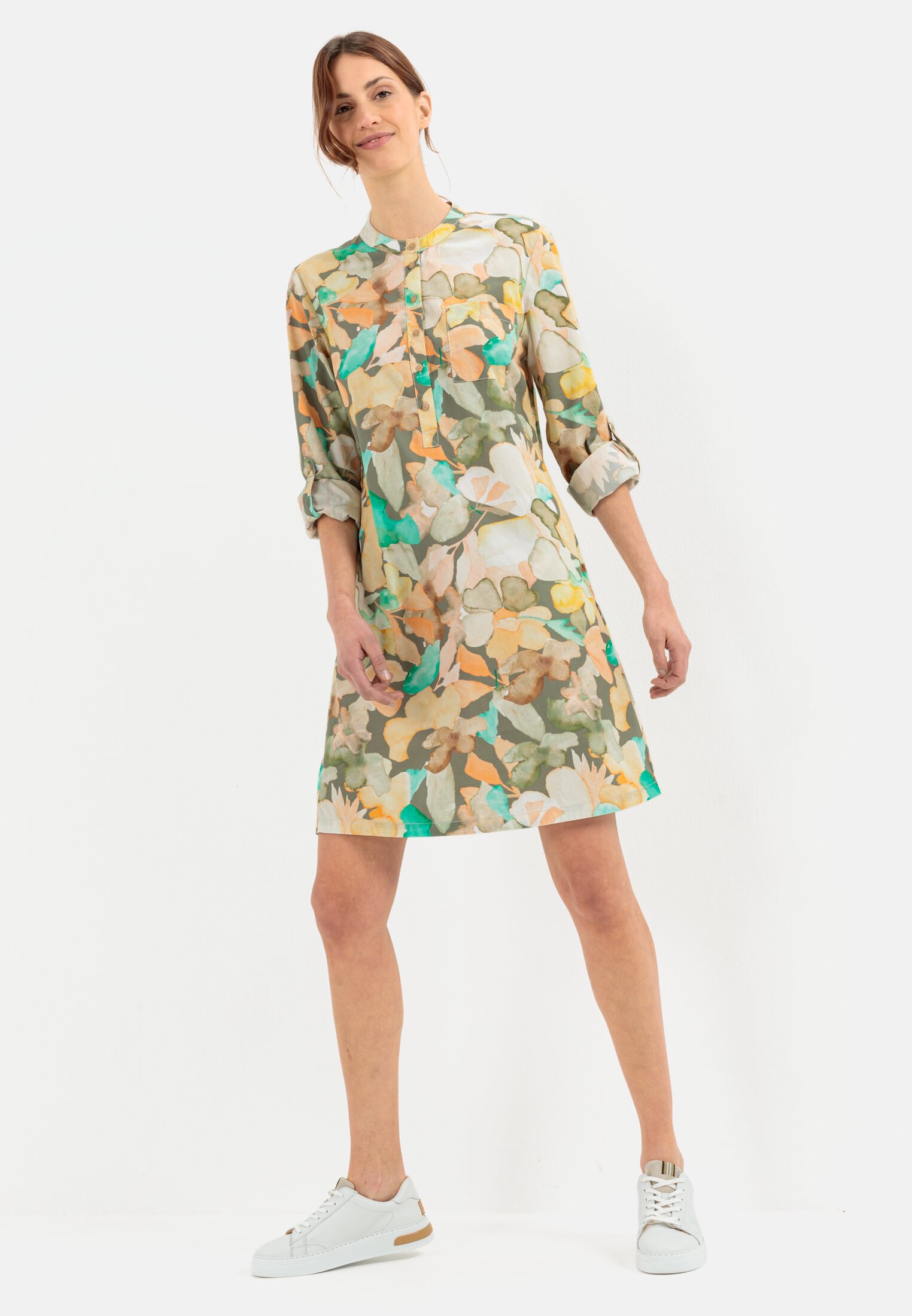Women Summer dress with allover-print Green-Orange worn emotional