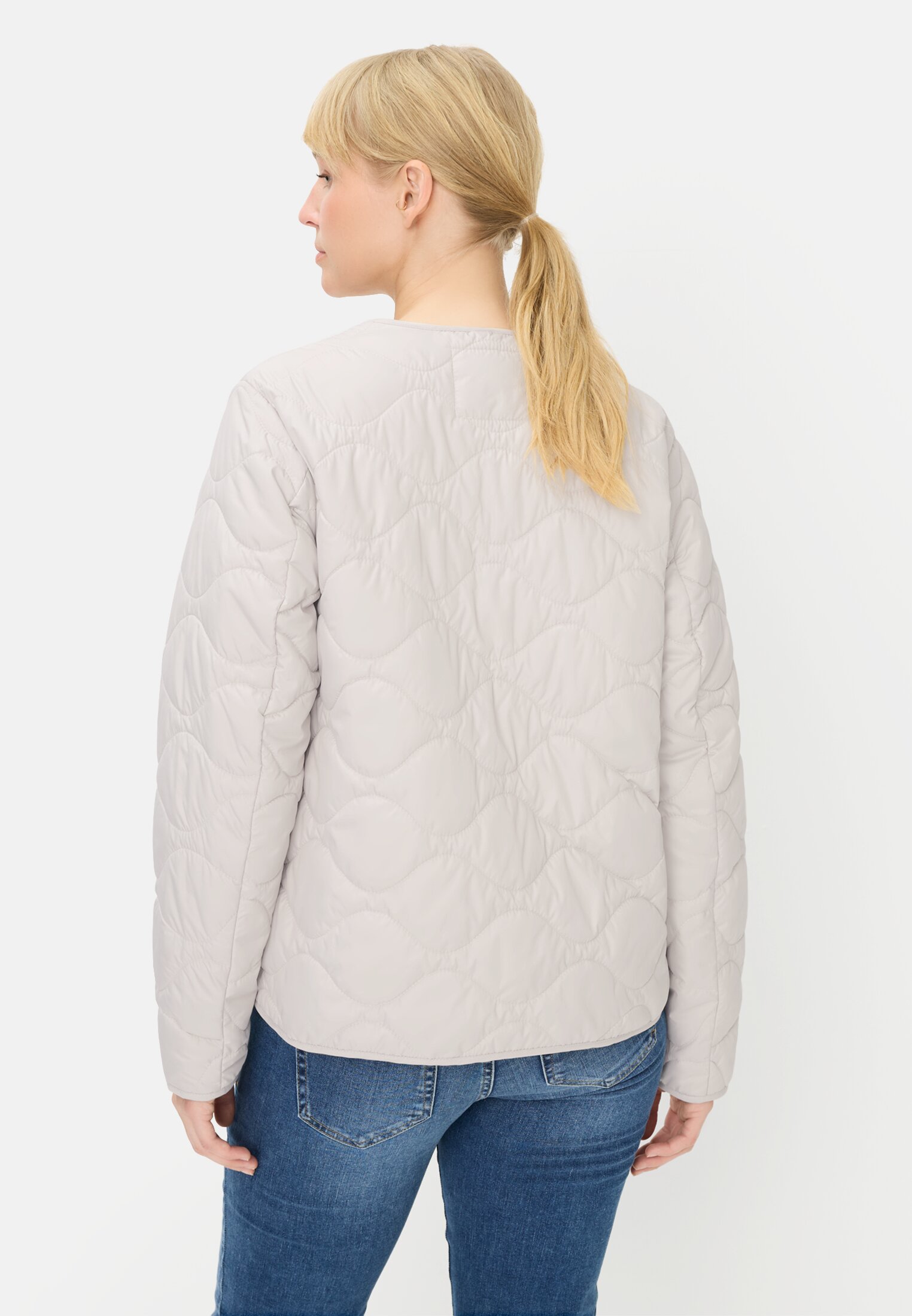 Damen Blouson mit Druckknopfleiste Perlweiß getragen hinten