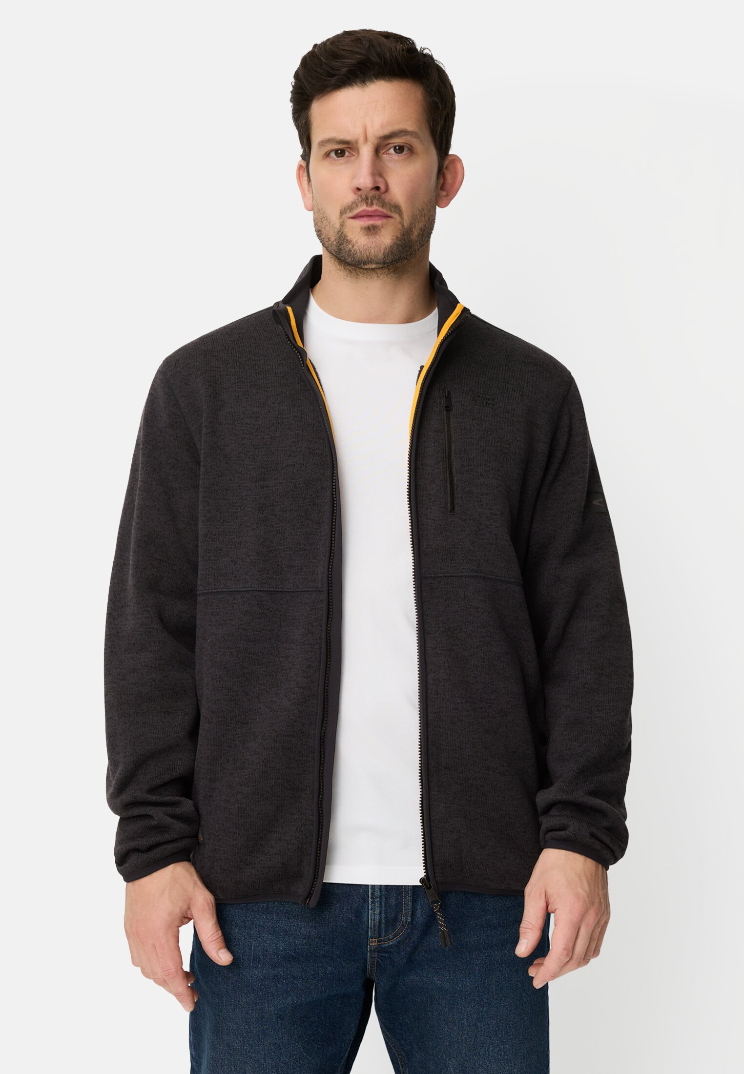 Herren Strickjacke mit Stehkragen Navyblau getragen vorn