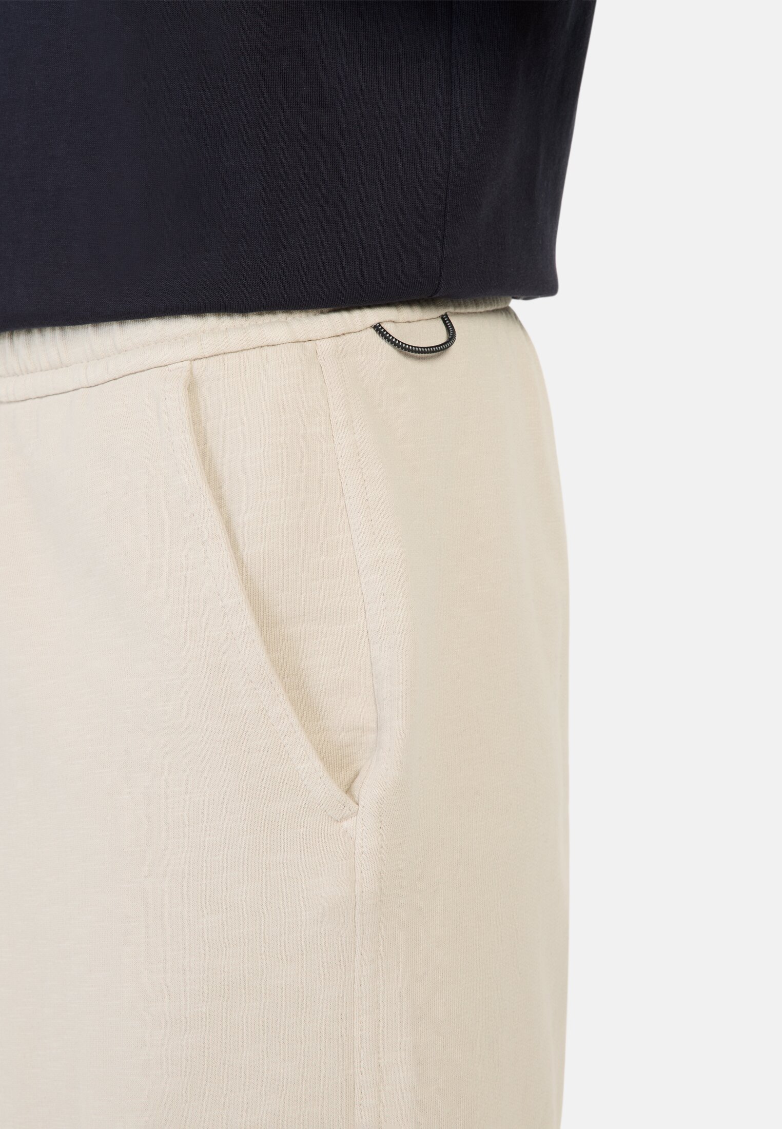 Men Bermuda shorts with an elastic waistband Beige worn detail close