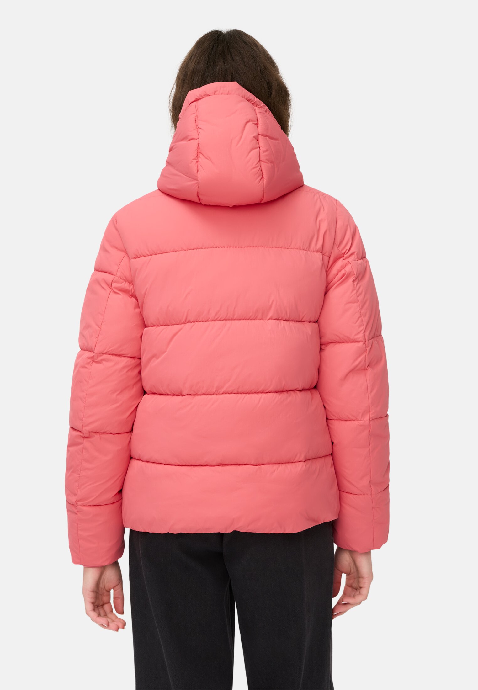Damen Pufferjacke mit Kapuze Beere getragen hinten