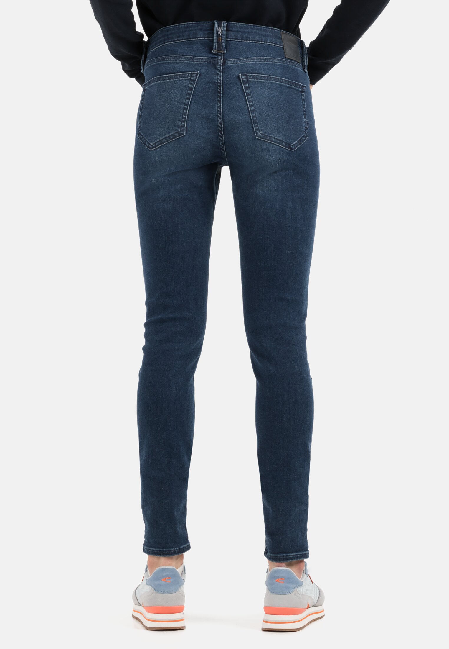Damen Slim Fit Jeans Blau getragen hinten