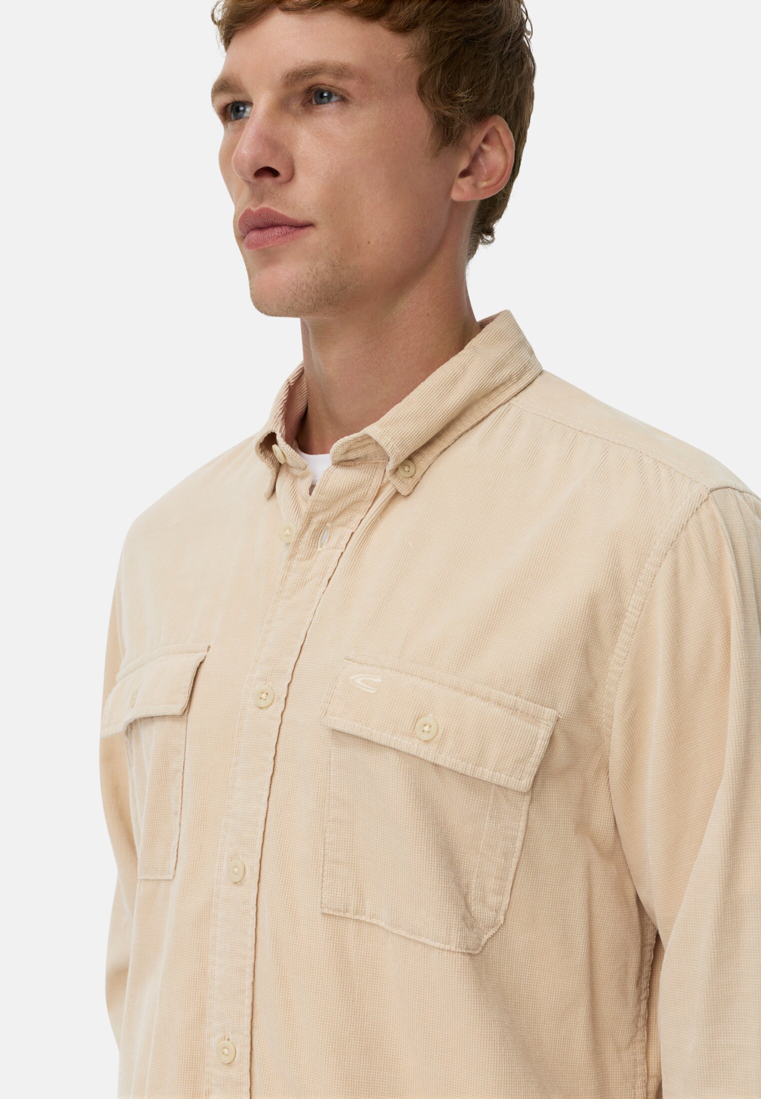 Men Long-sleeved shirt with patch pockets Oats worn detail close