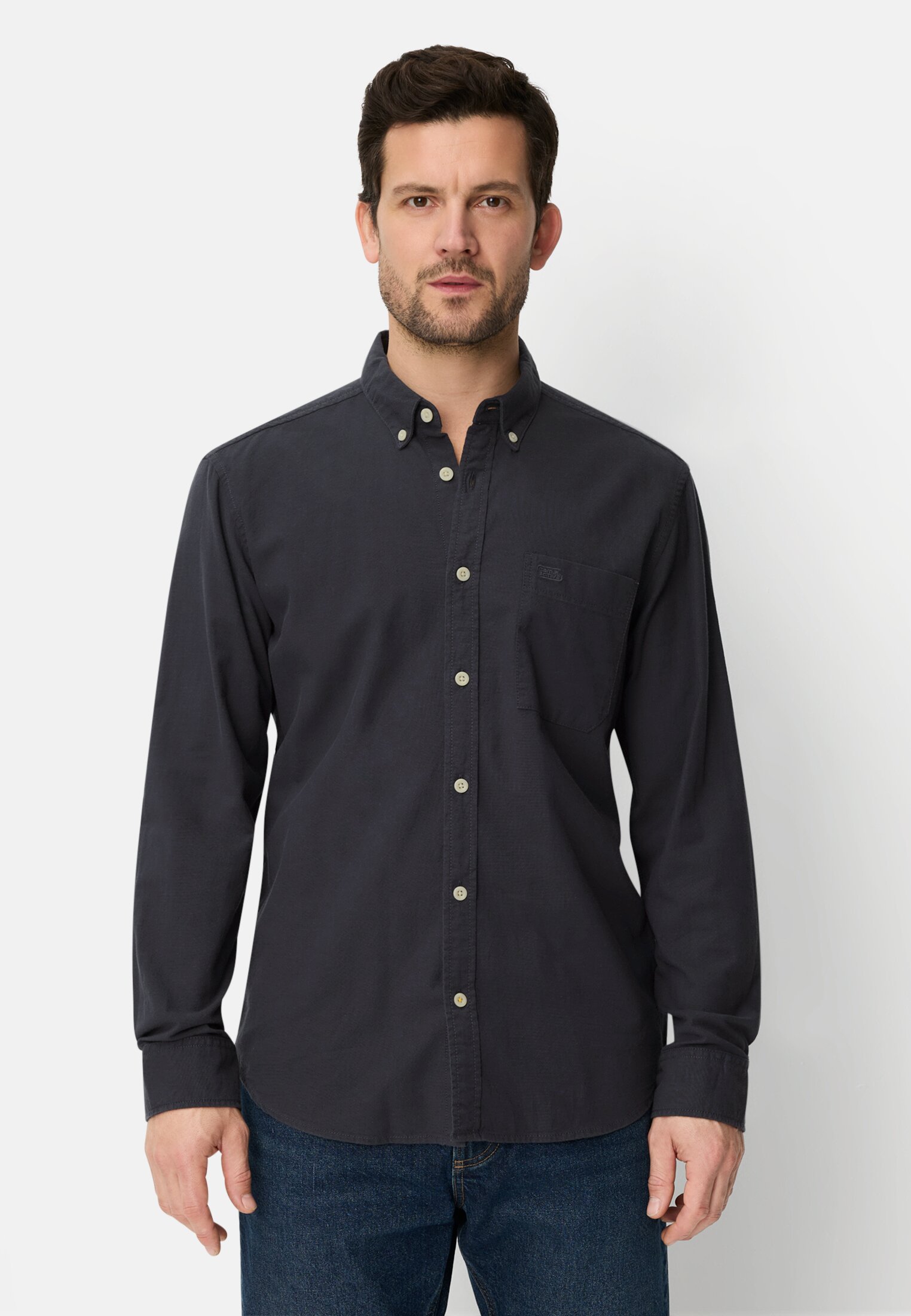 Herren Langarm Shirt mit antibakterieller Funktion Navyblau getragen vorn