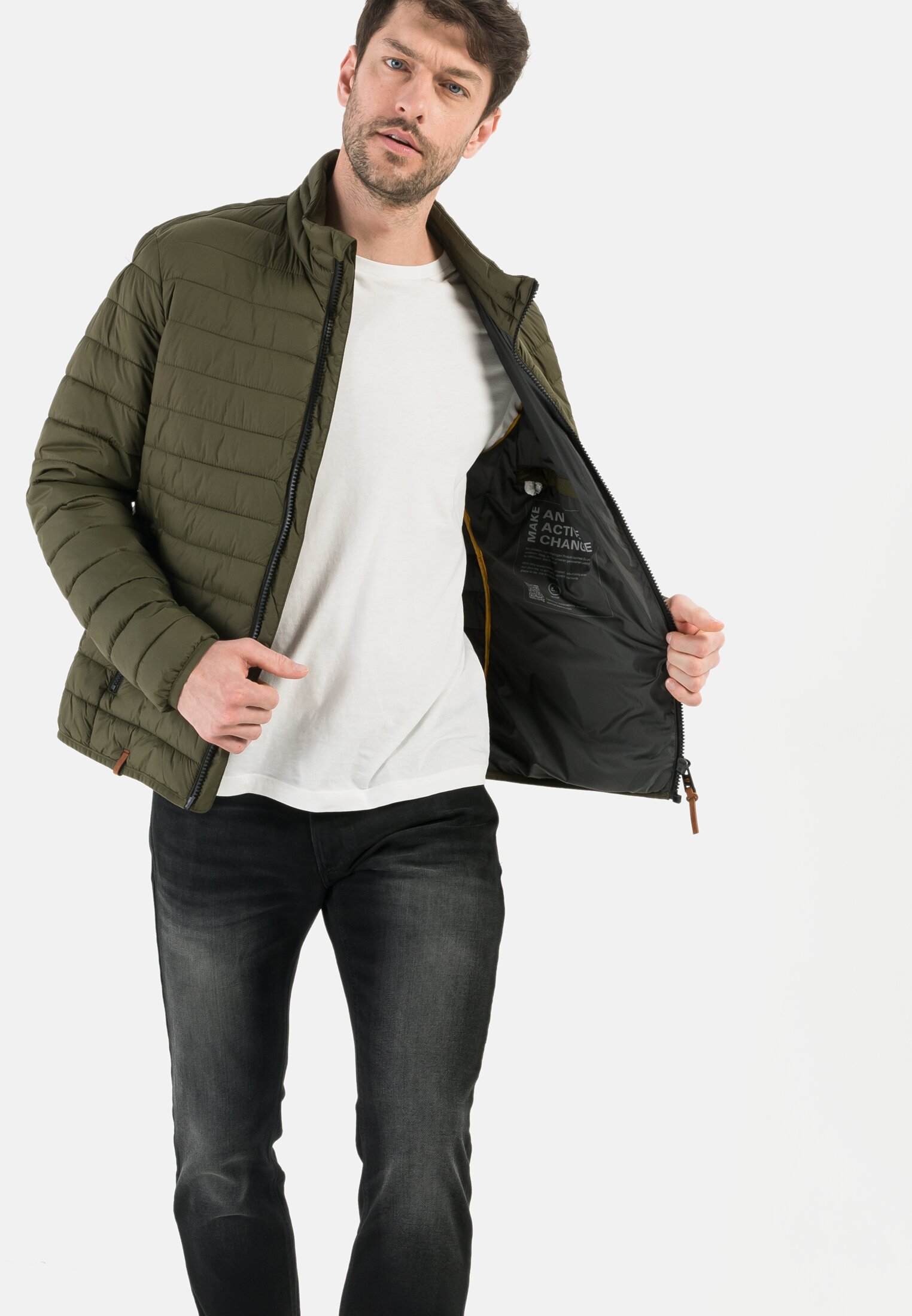 Men Downfree quilted jacket from recycled polyester Olive worn emotional