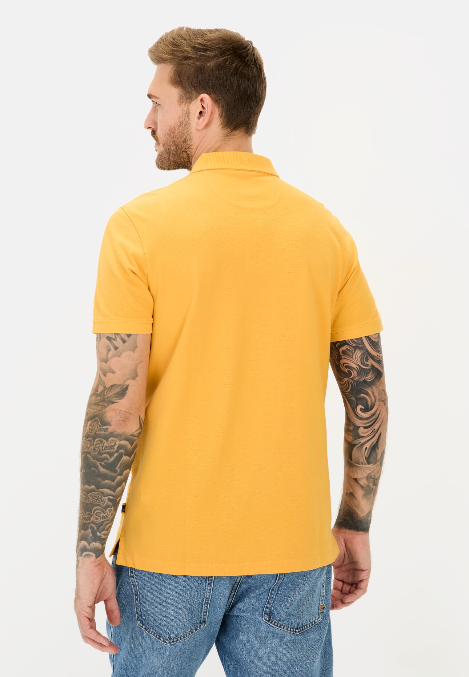 MI_09920-5P00-65_M2-00 Herren Kurzarm Poloshirt aus Baumwolle Orange getragen hinten